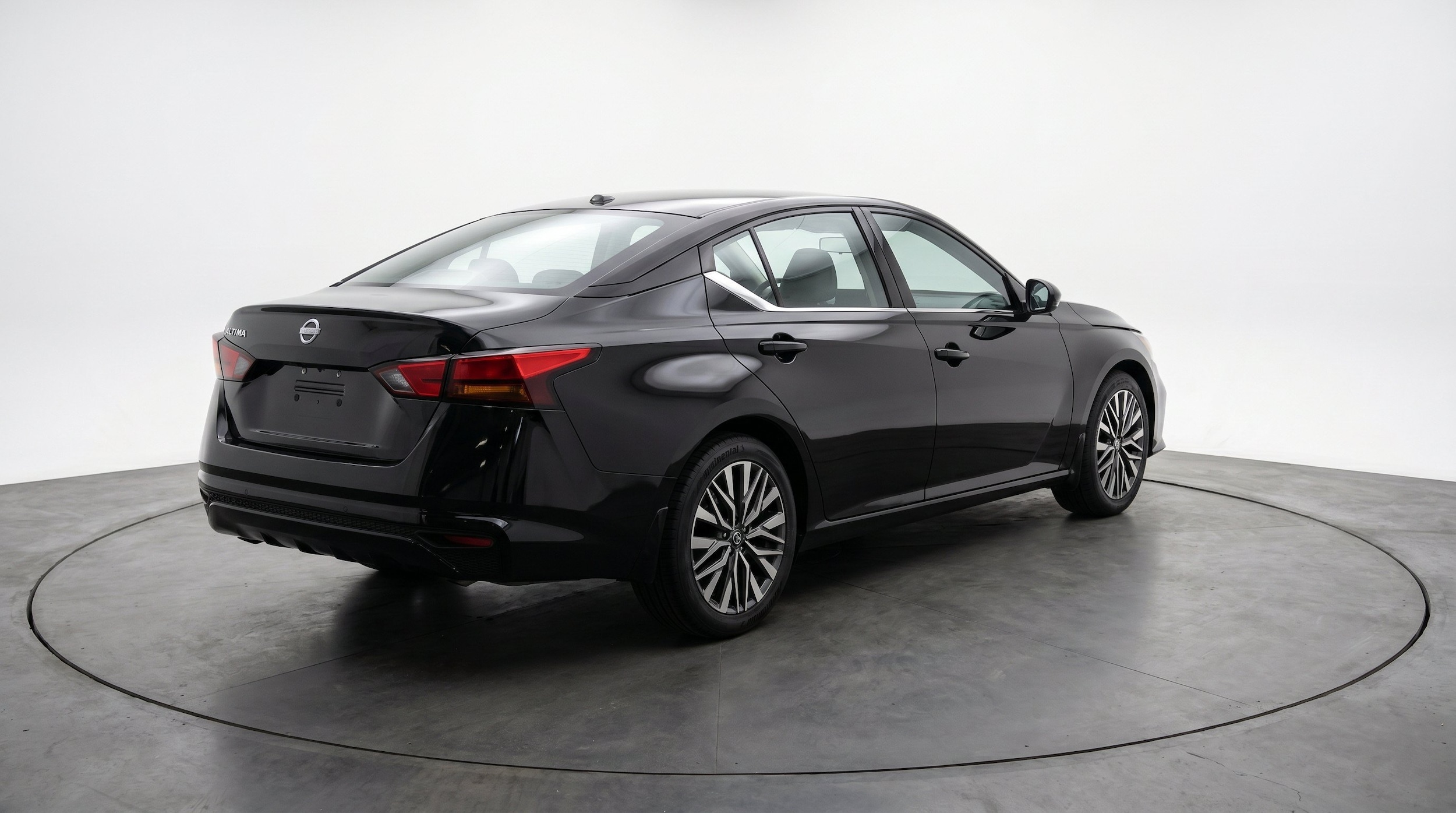 Thumbnail: 2025 Nissan Altima - 9