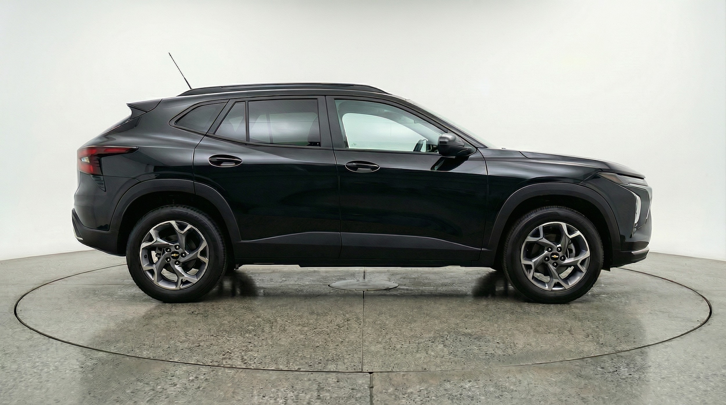 Thumbnail: 2025 Chevrolet Trax - 8