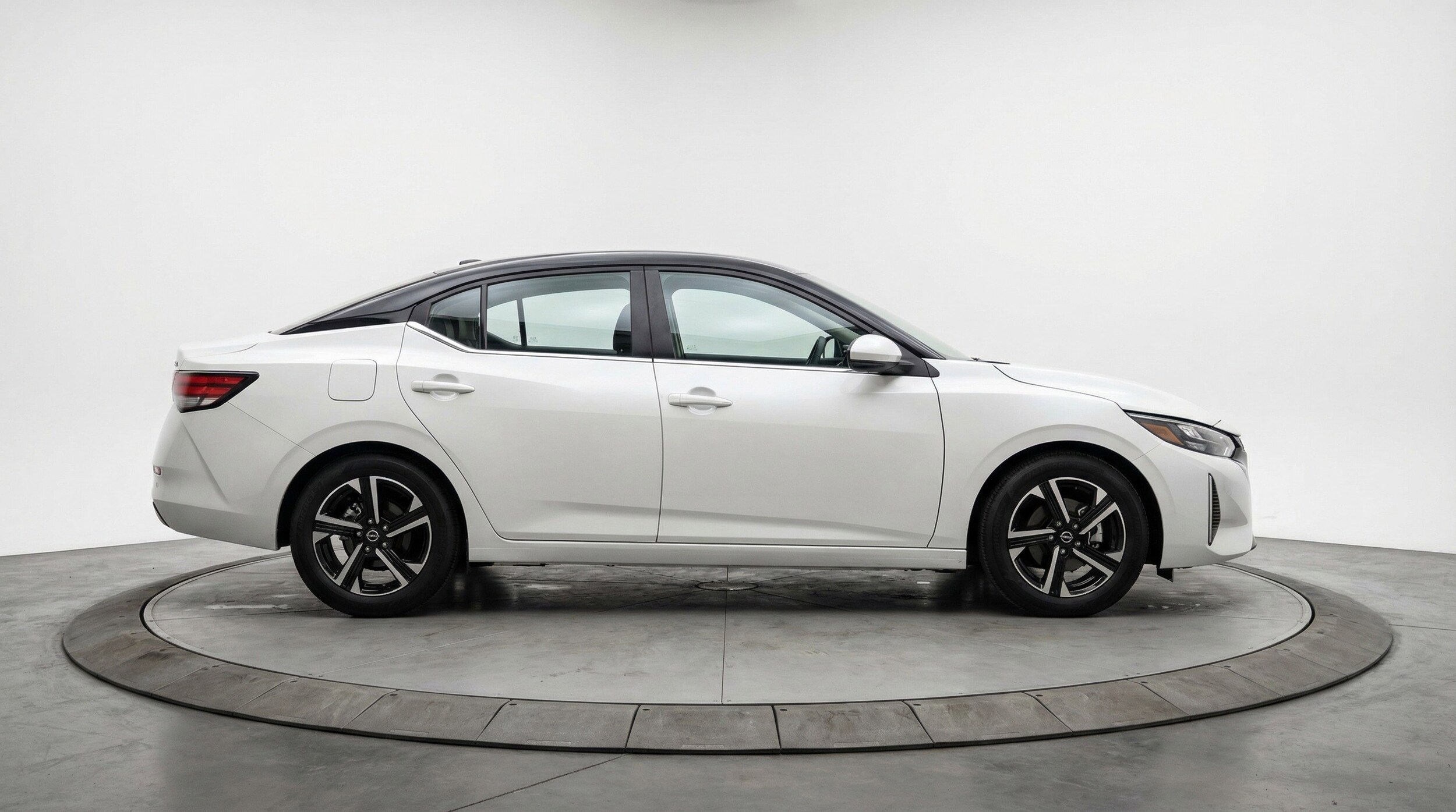 Thumbnail: 2025 Nissan Sentra - 11