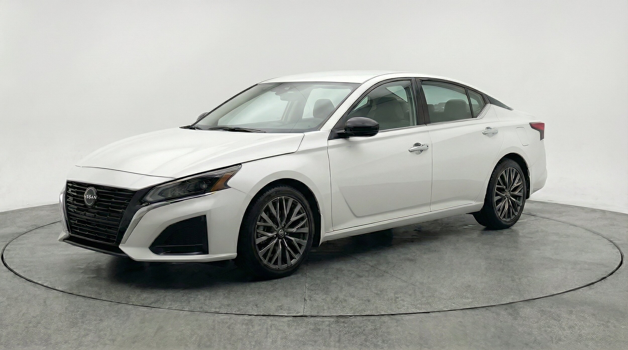 Thumbnail: 2025 Nissan Altima - 3