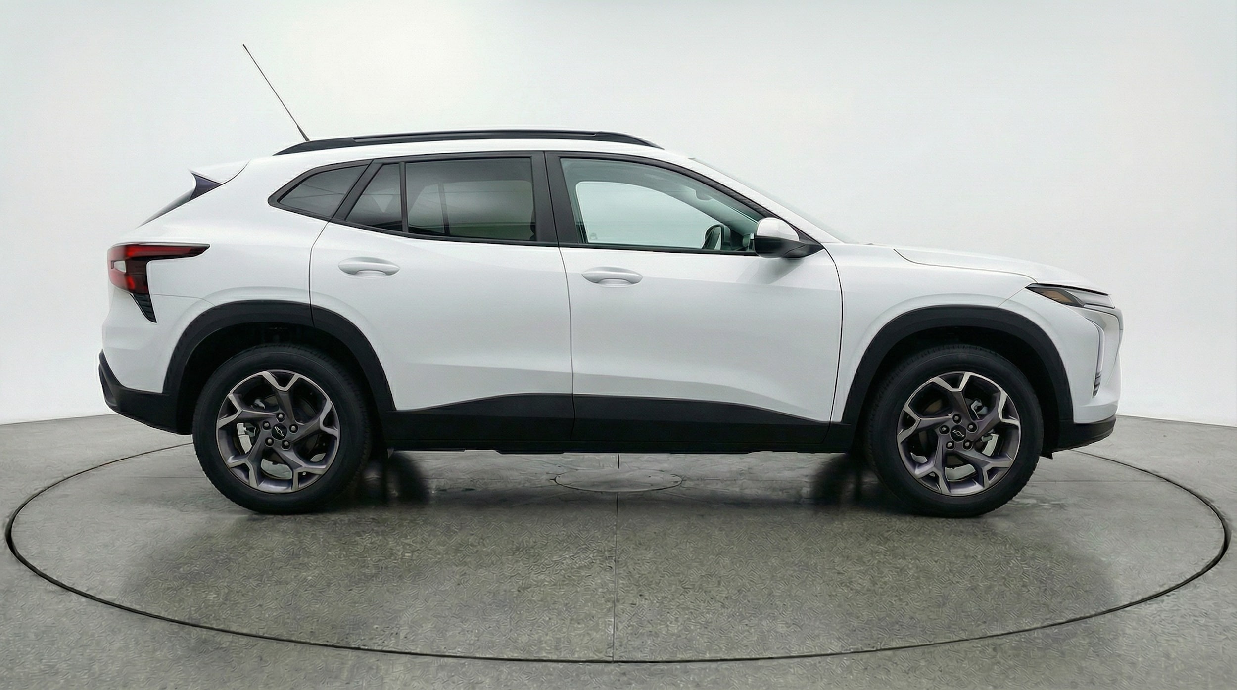 Thumbnail: 2025 Chevrolet Trax - 8