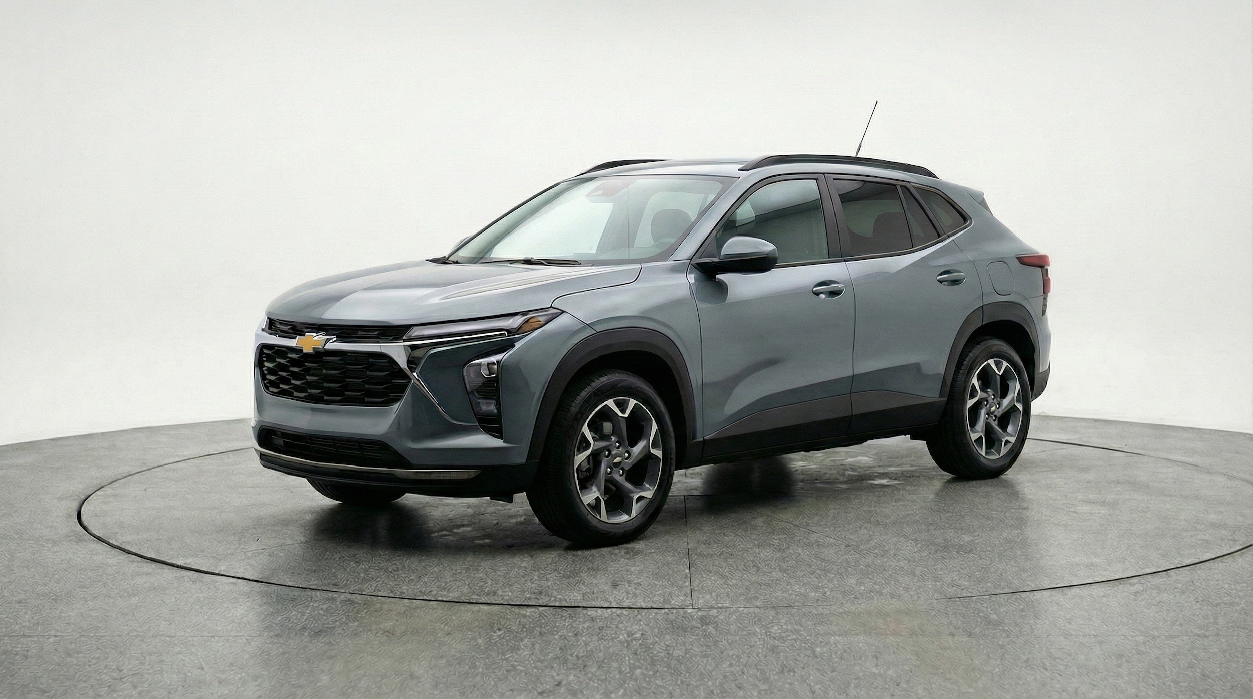 Thumbnail: 2025 Chevrolet Trax - 3