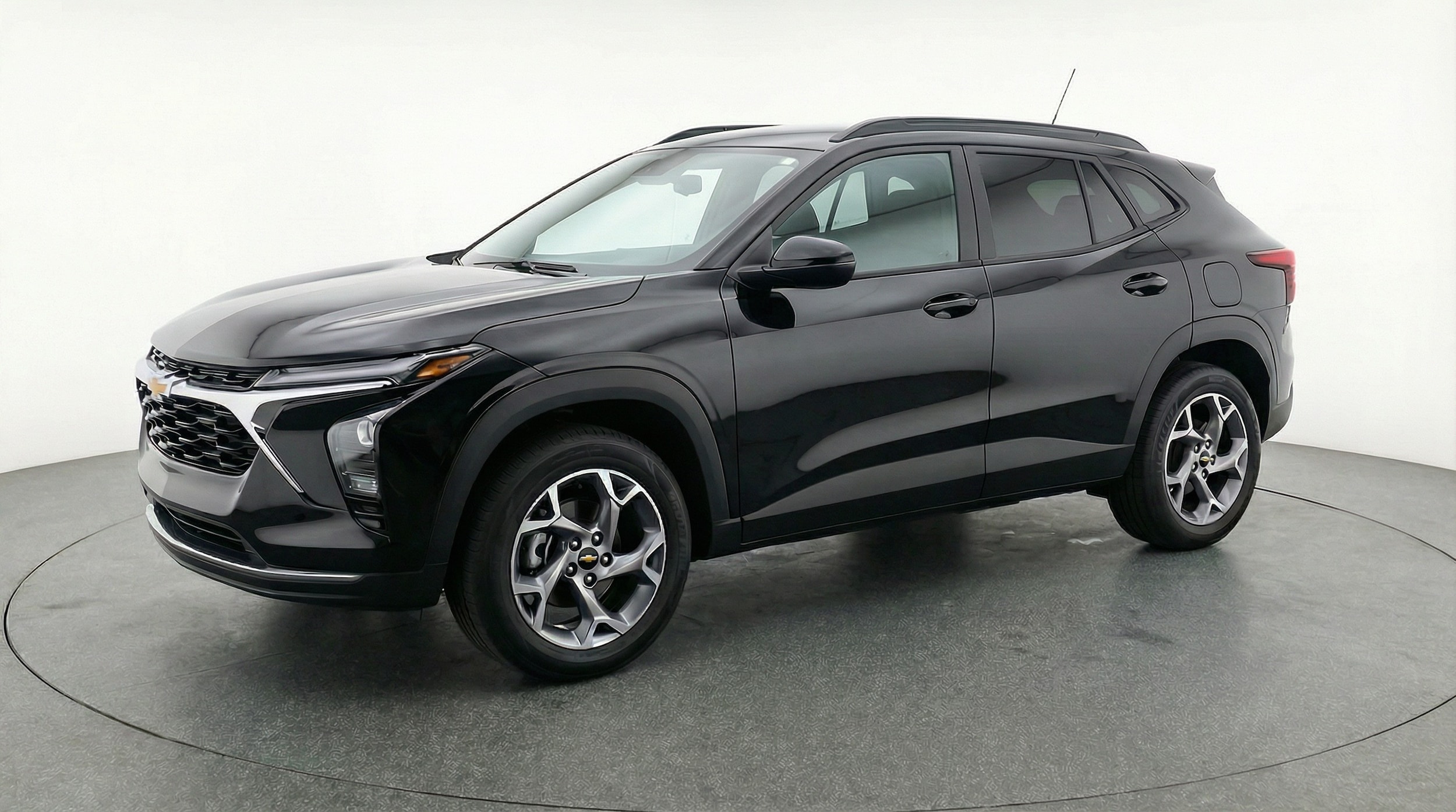 Thumbnail: 2025 Chevrolet Trax - 3