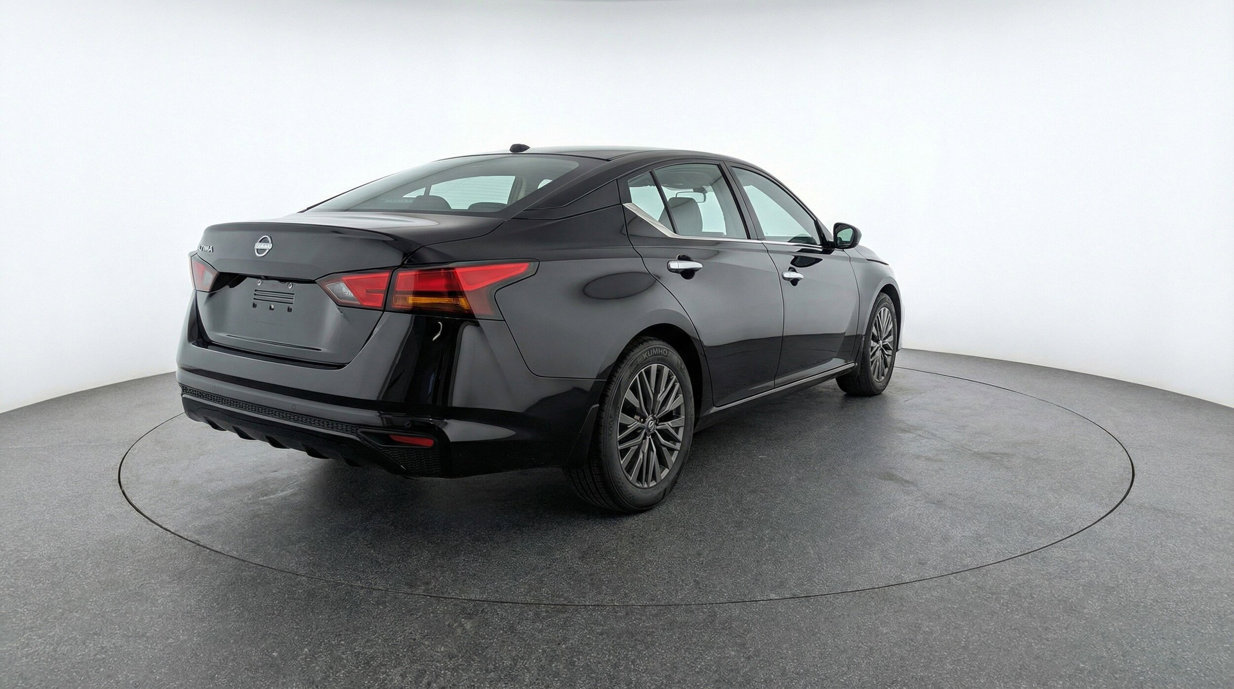 Thumbnail: 2025 Nissan Altima - 9