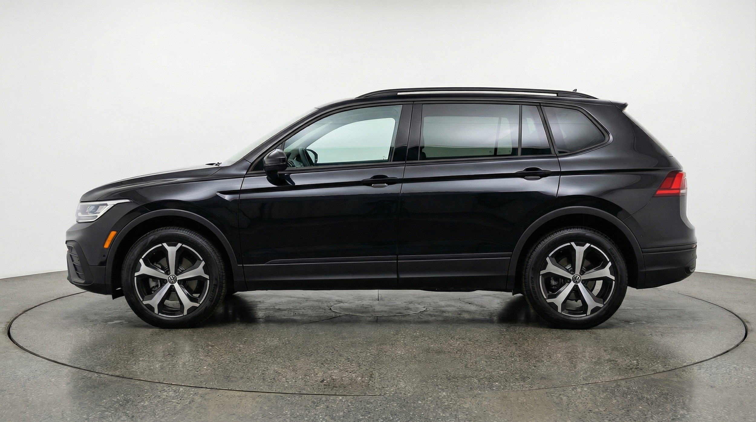Thumbnail: 2026 Volkswagen Tiguan - 5