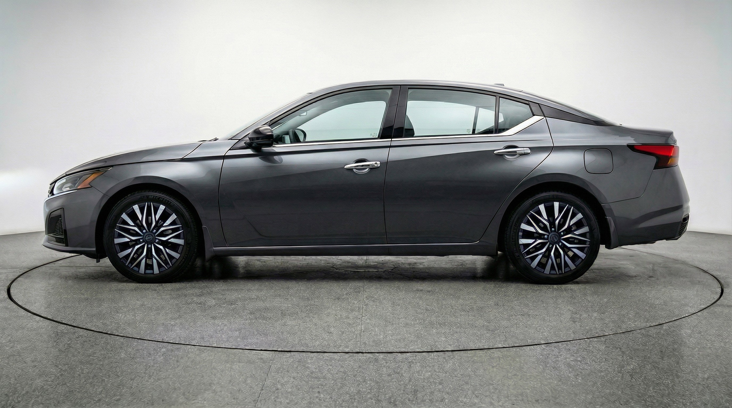 Thumbnail: 2025 Nissan Altima - 5