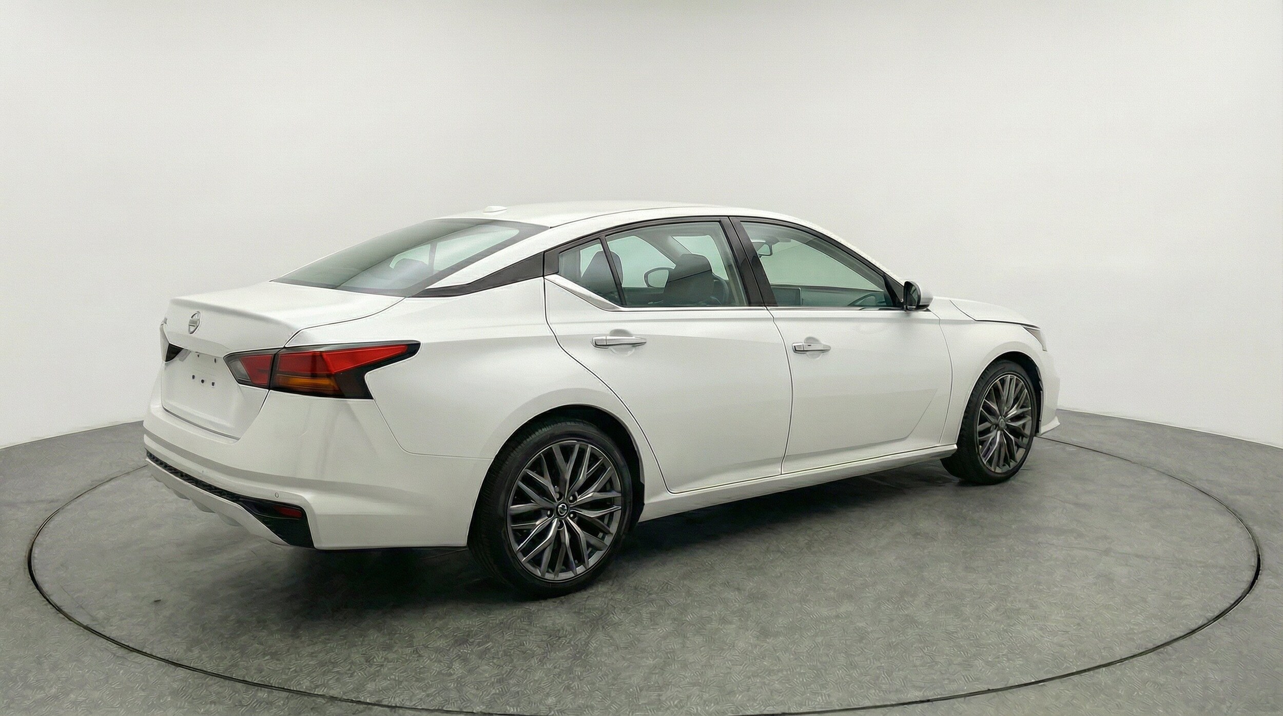Thumbnail: 2025 Nissan Altima - 9