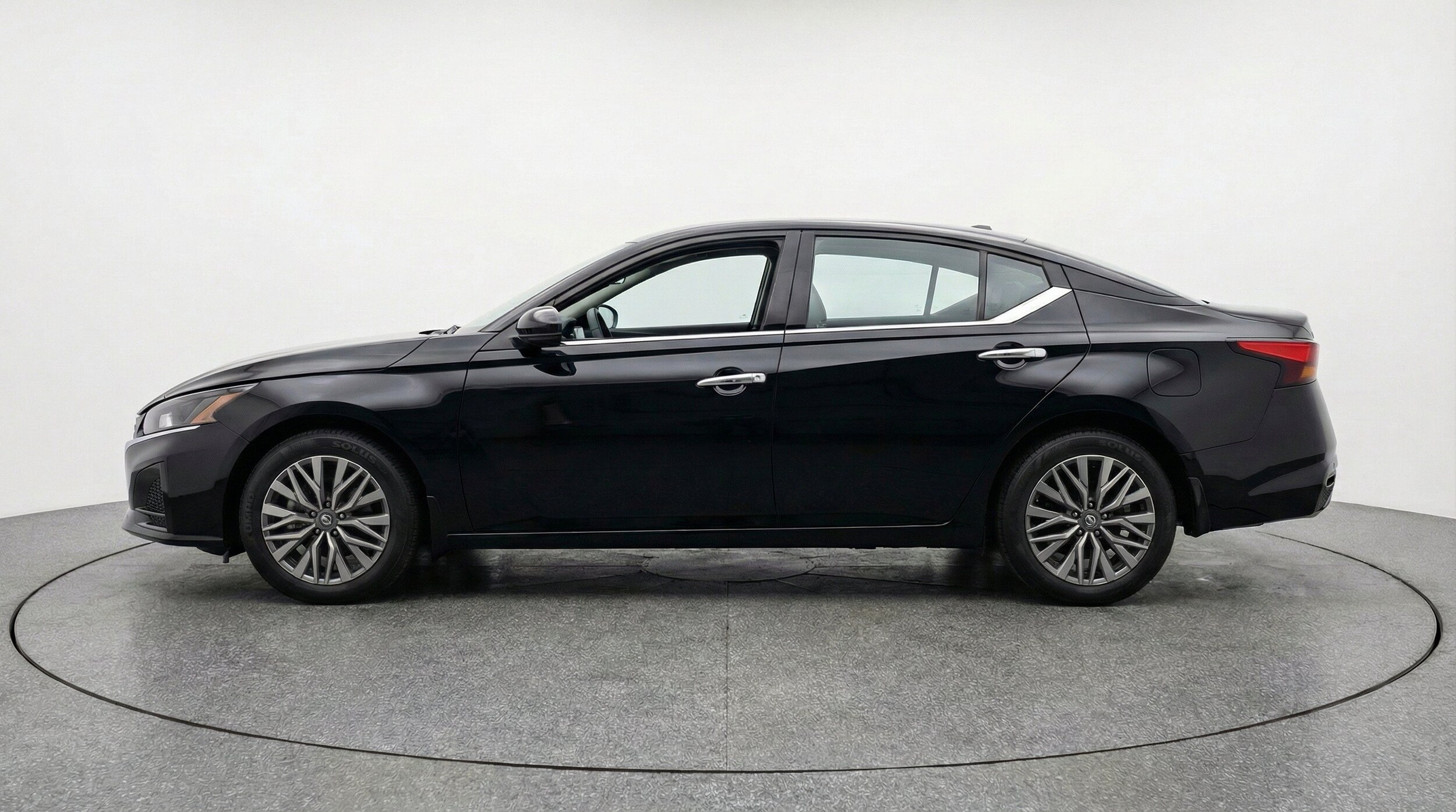 Thumbnail: 2025 Nissan Altima - 5