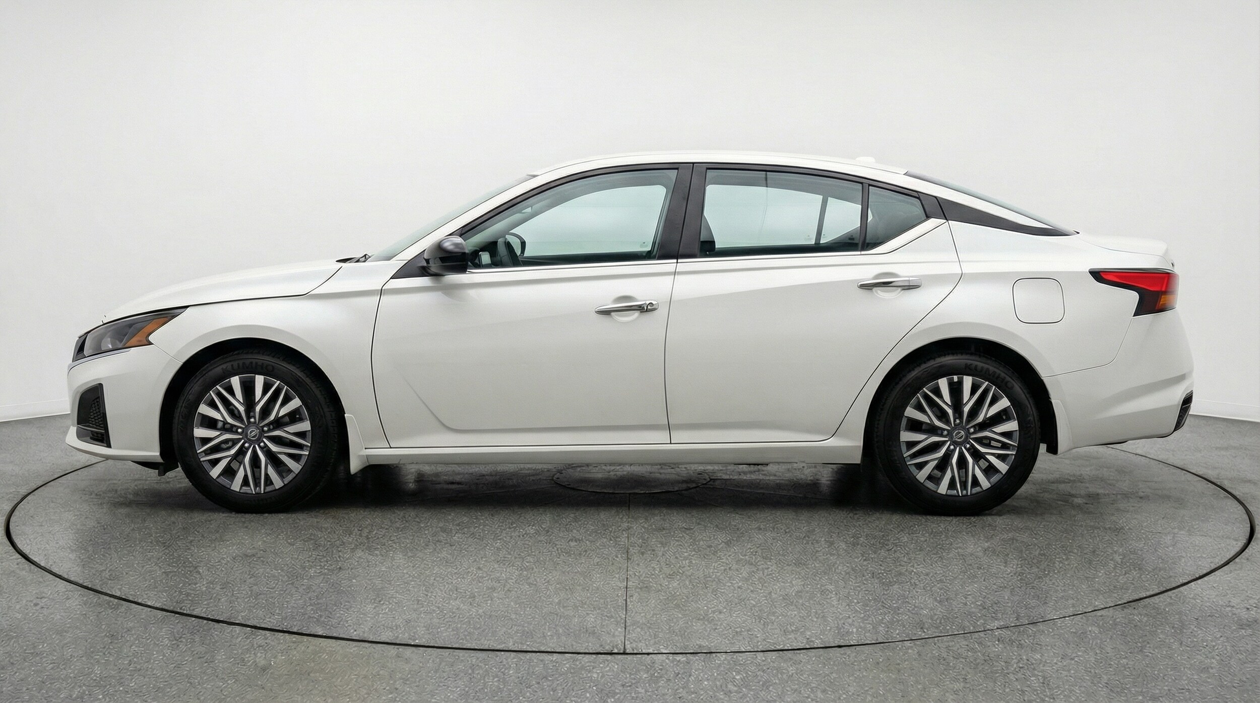 Thumbnail: 2025 Nissan Altima - 4