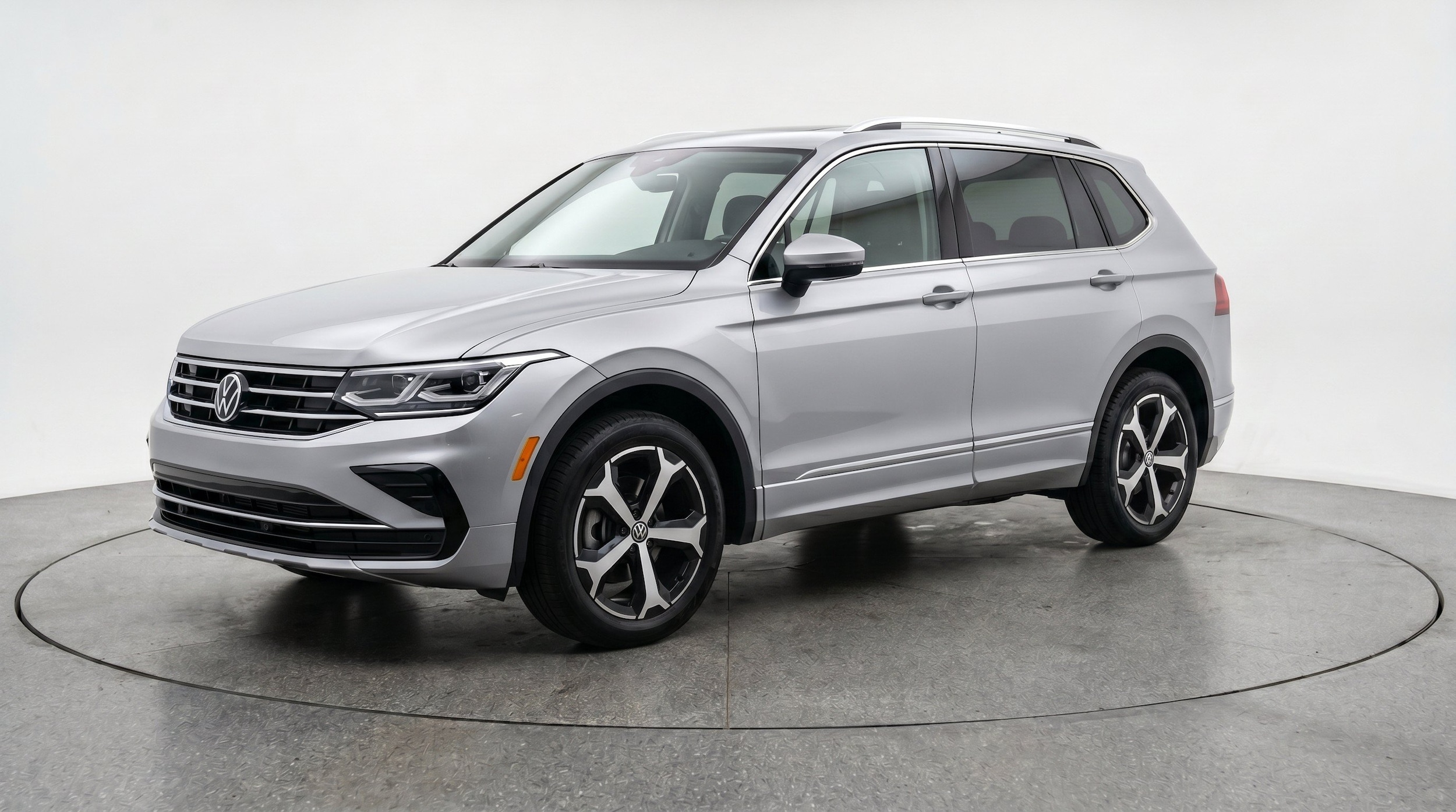 Thumbnail: 2026 Volkswagen Tiguan - 3