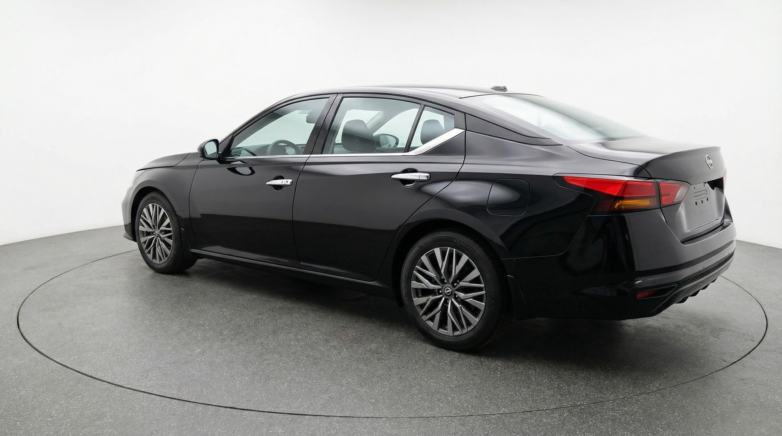 Thumbnail: 2025 Nissan Altima - 5