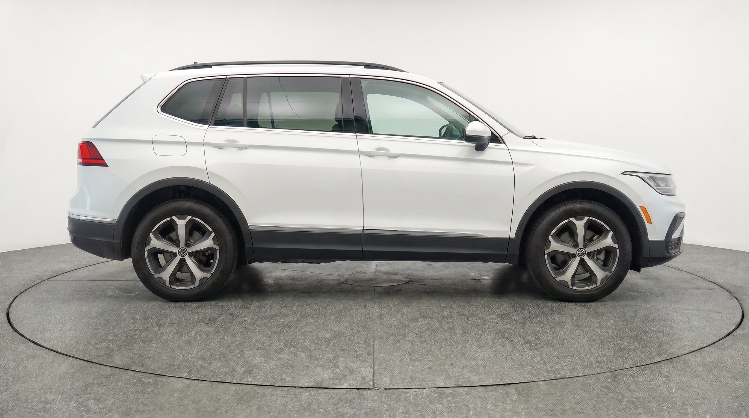 Thumbnail: 2026 Volkswagen Tiguan - 11