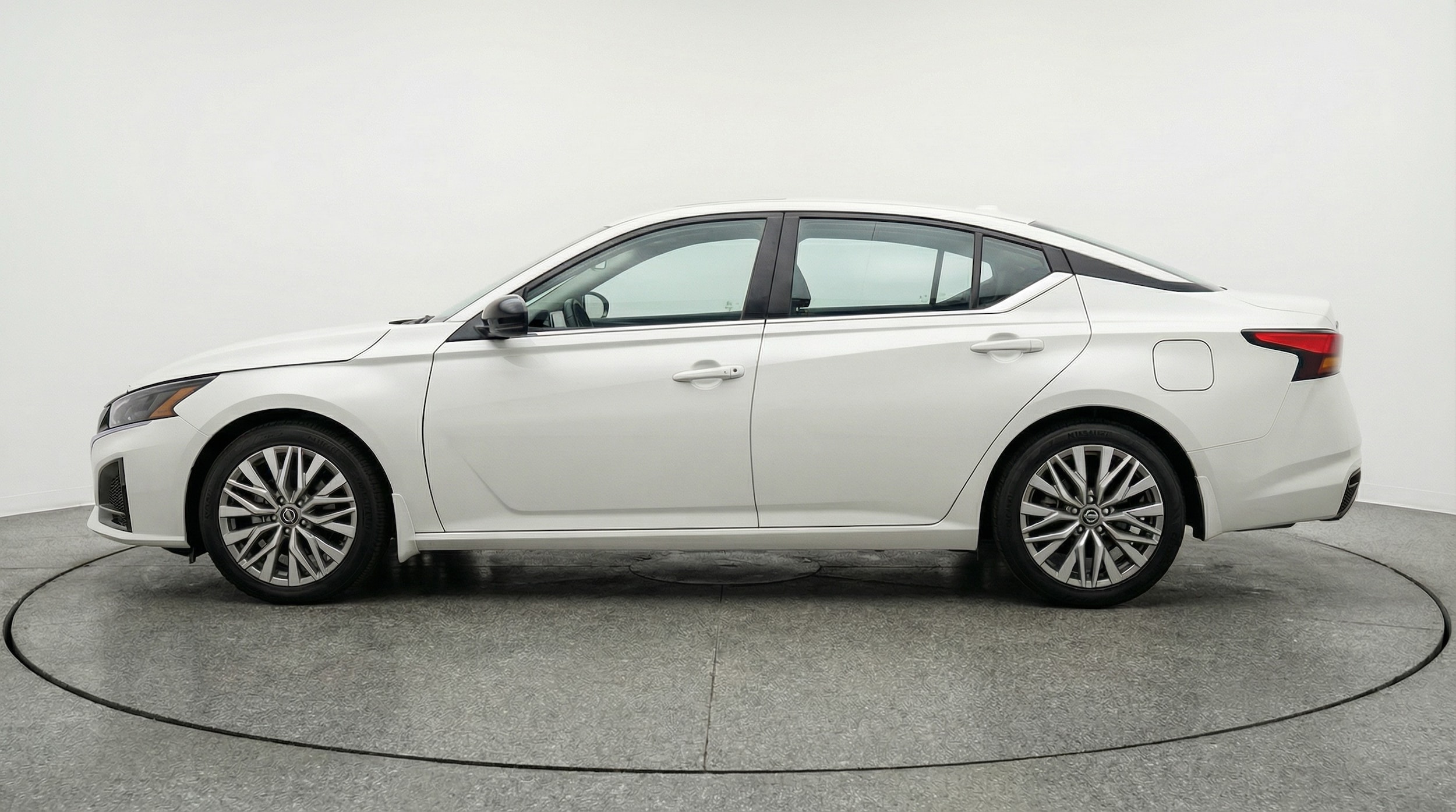 Thumbnail: 2025 Nissan Altima - 4