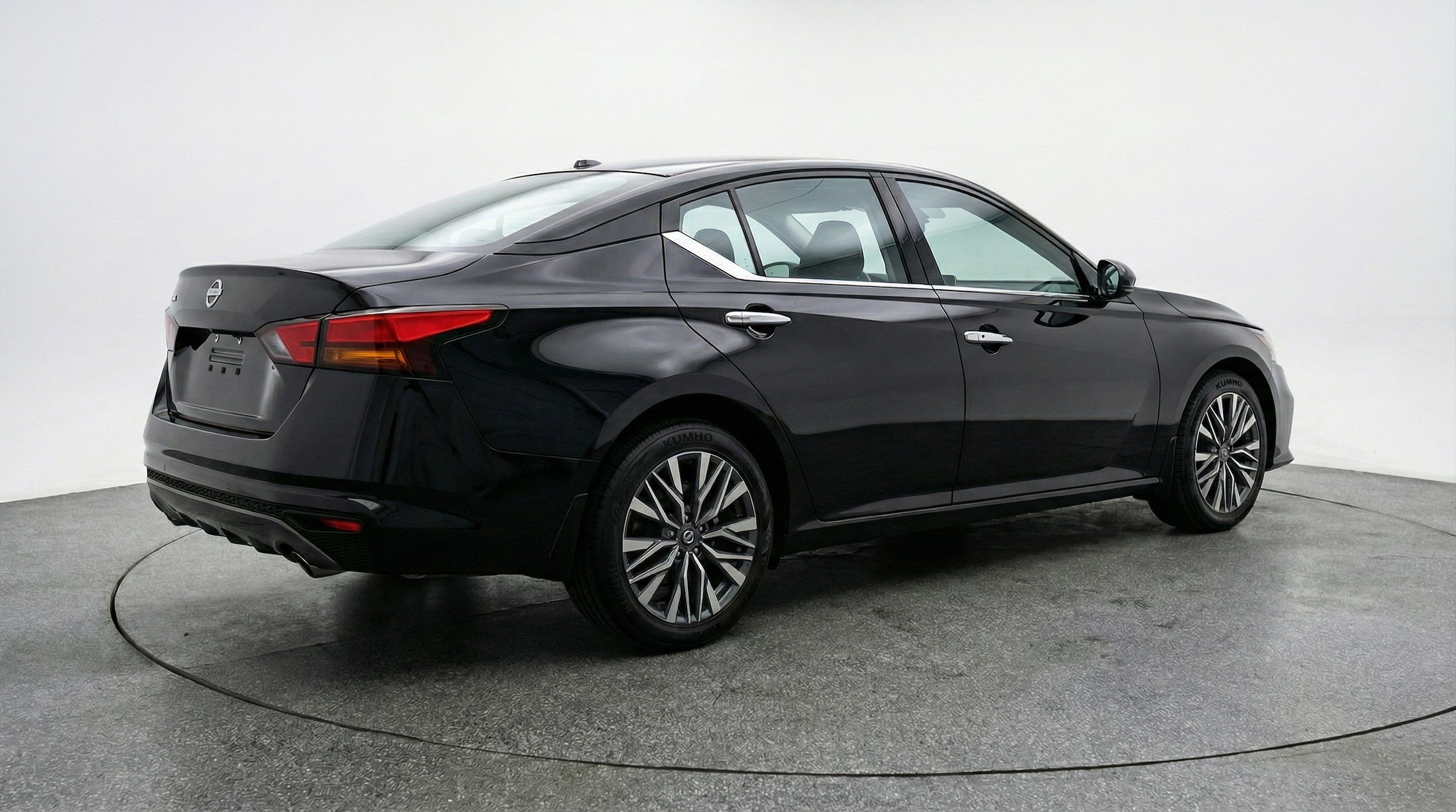 Thumbnail: 2025 Nissan Altima - 9