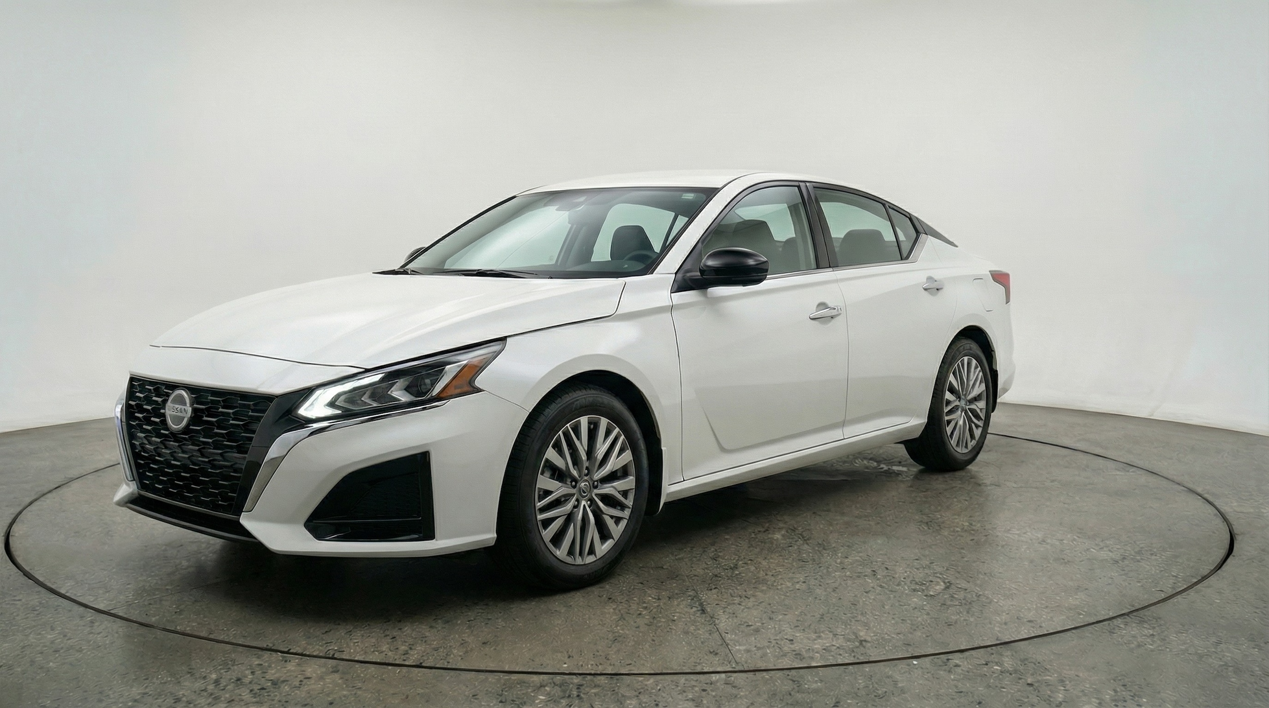 Thumbnail: 2025 Nissan Altima - 3