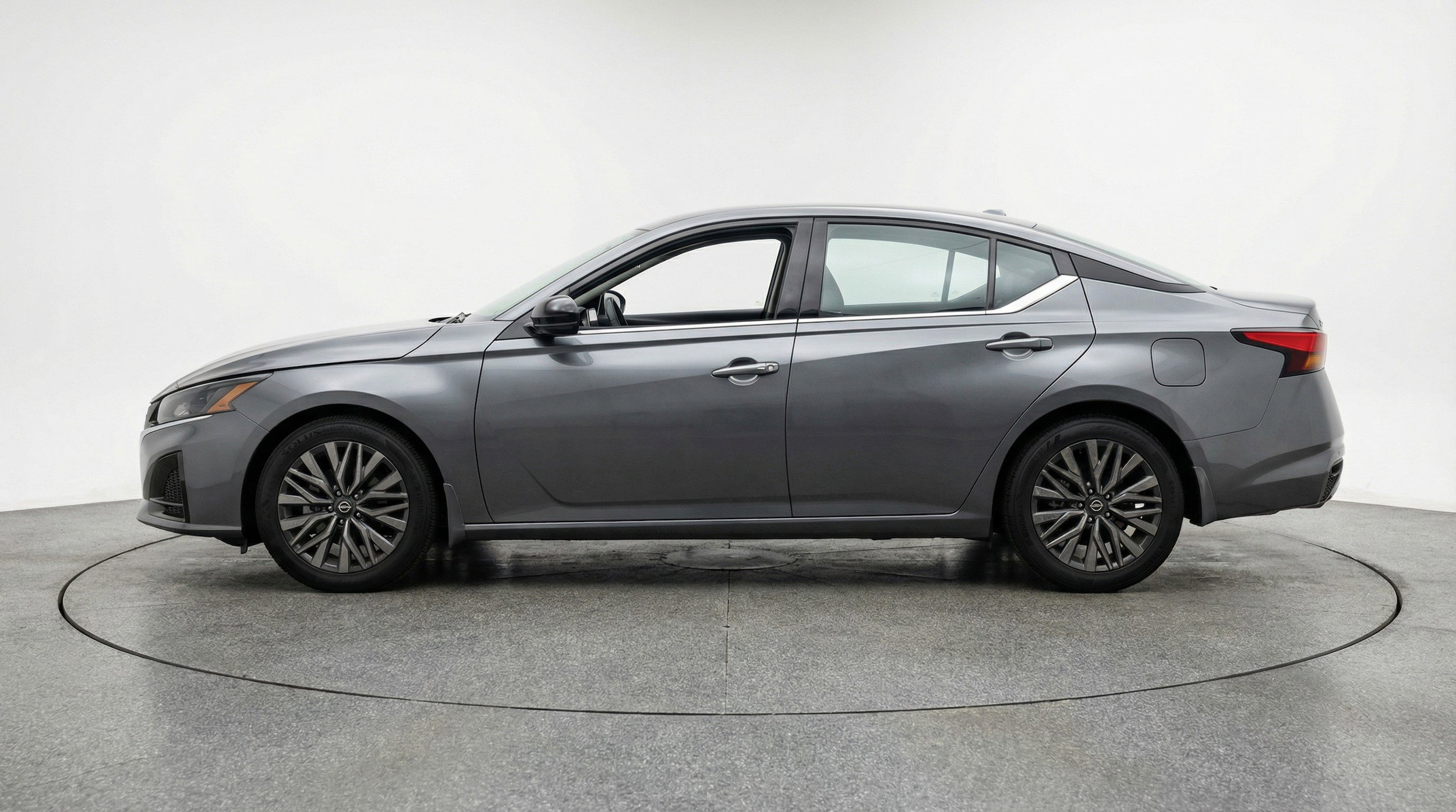 Thumbnail: 2025 Nissan Altima - 5