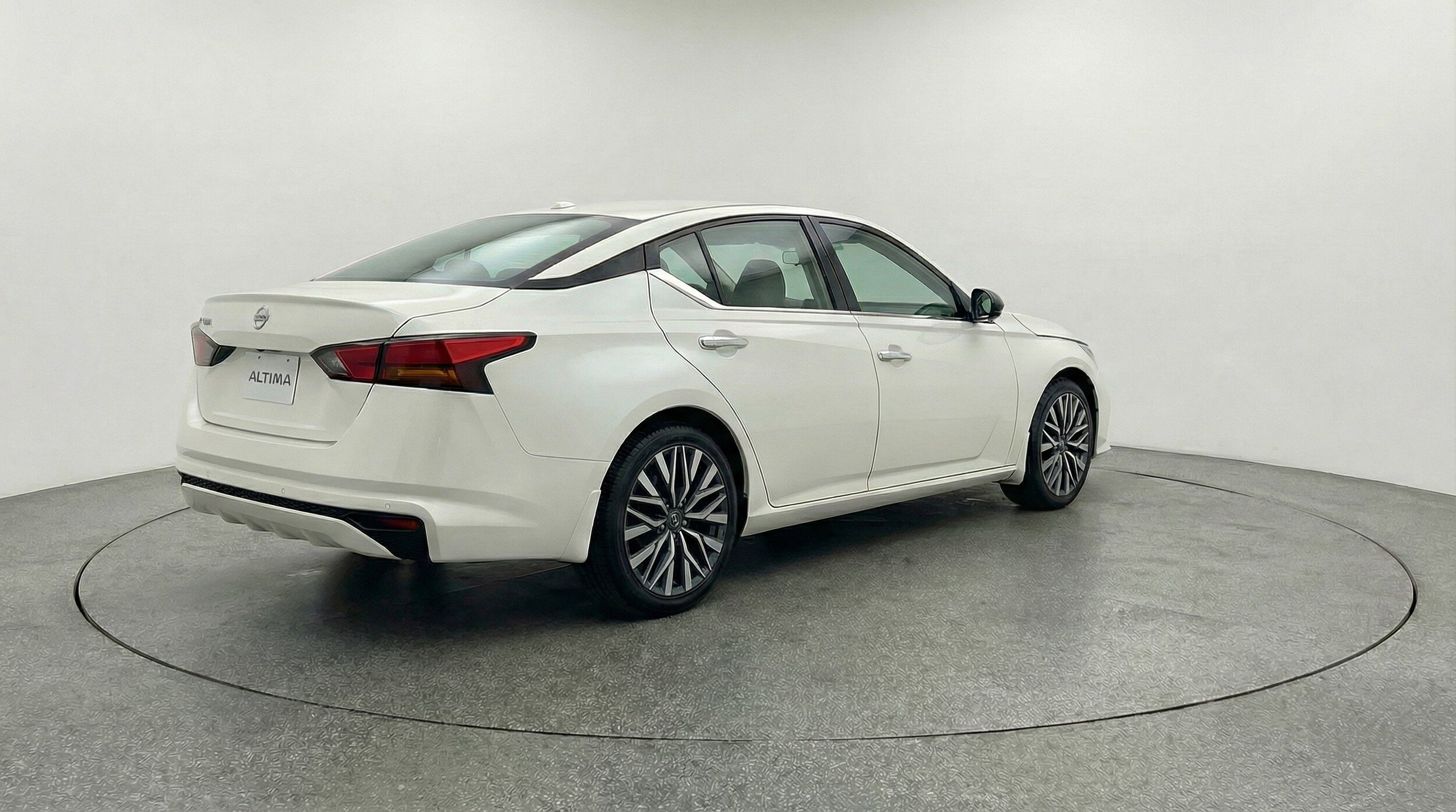 Thumbnail: 2025 Nissan Altima - 9