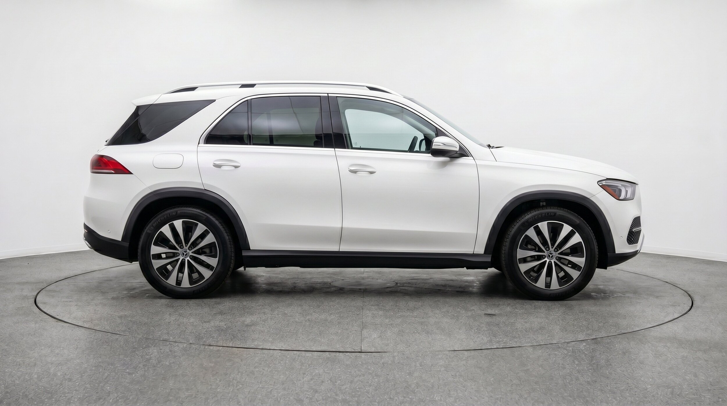 Thumbnail: 2026 Mercedes-Benz GLE - 10
