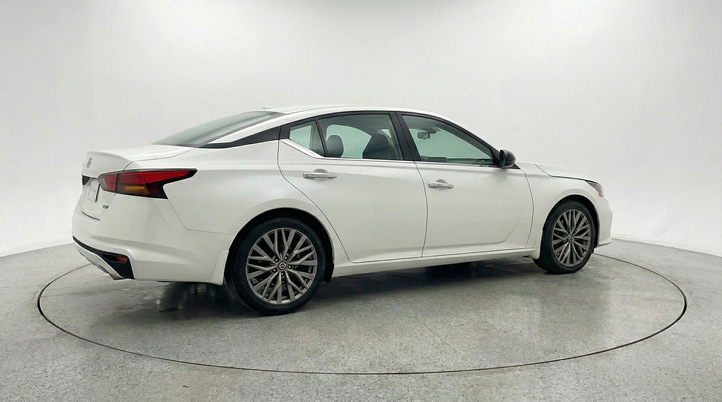 Thumbnail: 2025 Nissan Altima - 9