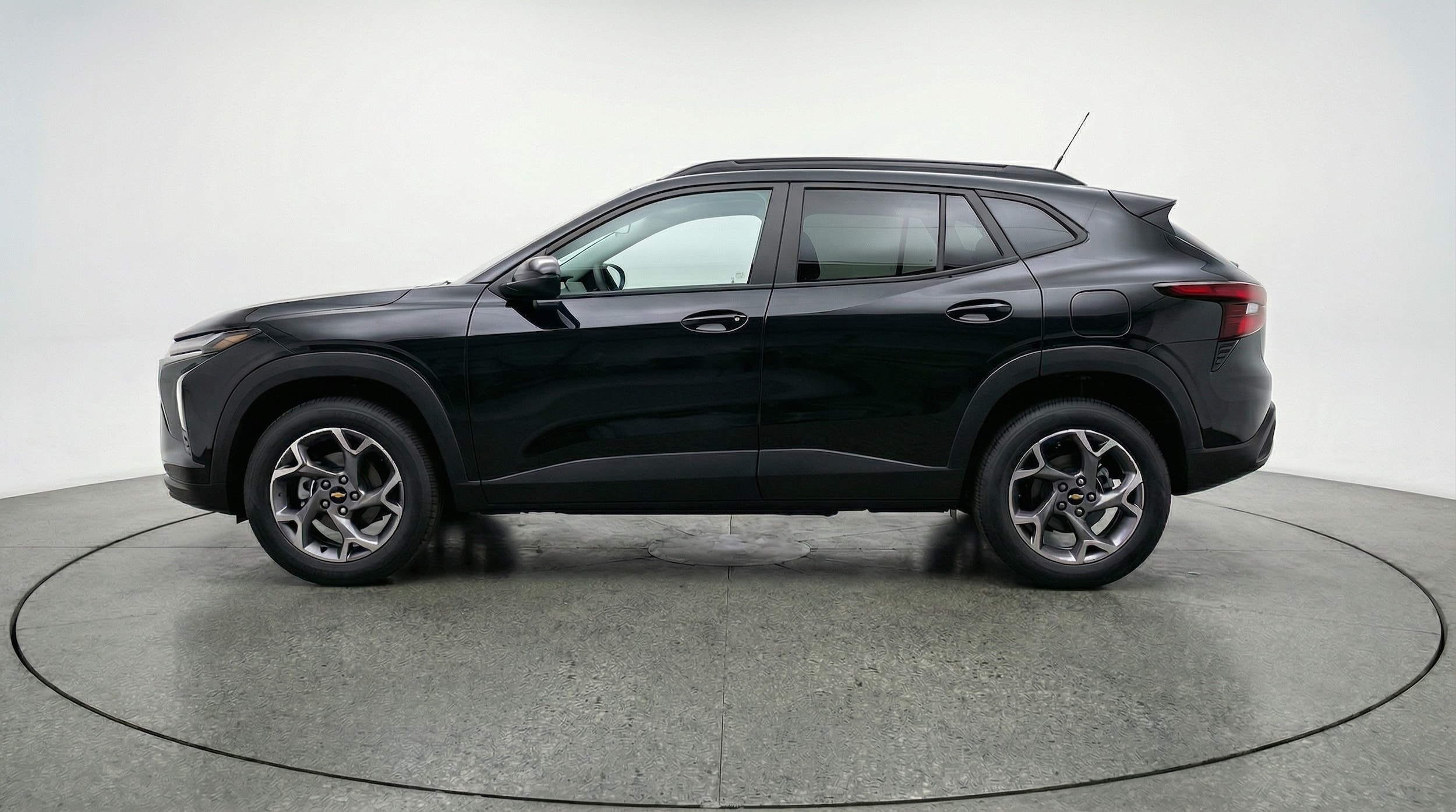 Thumbnail: 2025 Chevrolet Trax - 4