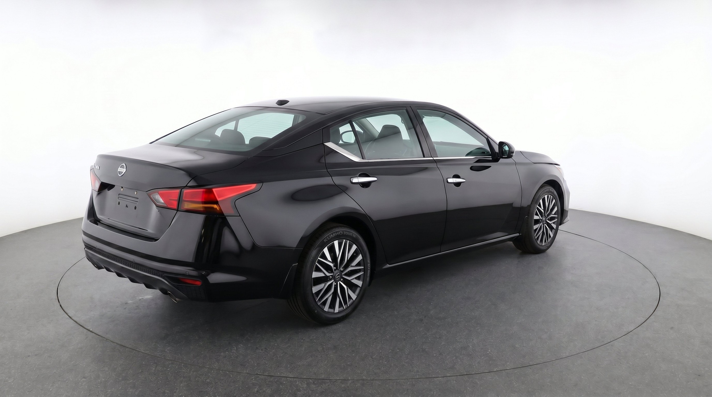 Thumbnail: 2025 Nissan Altima - 9