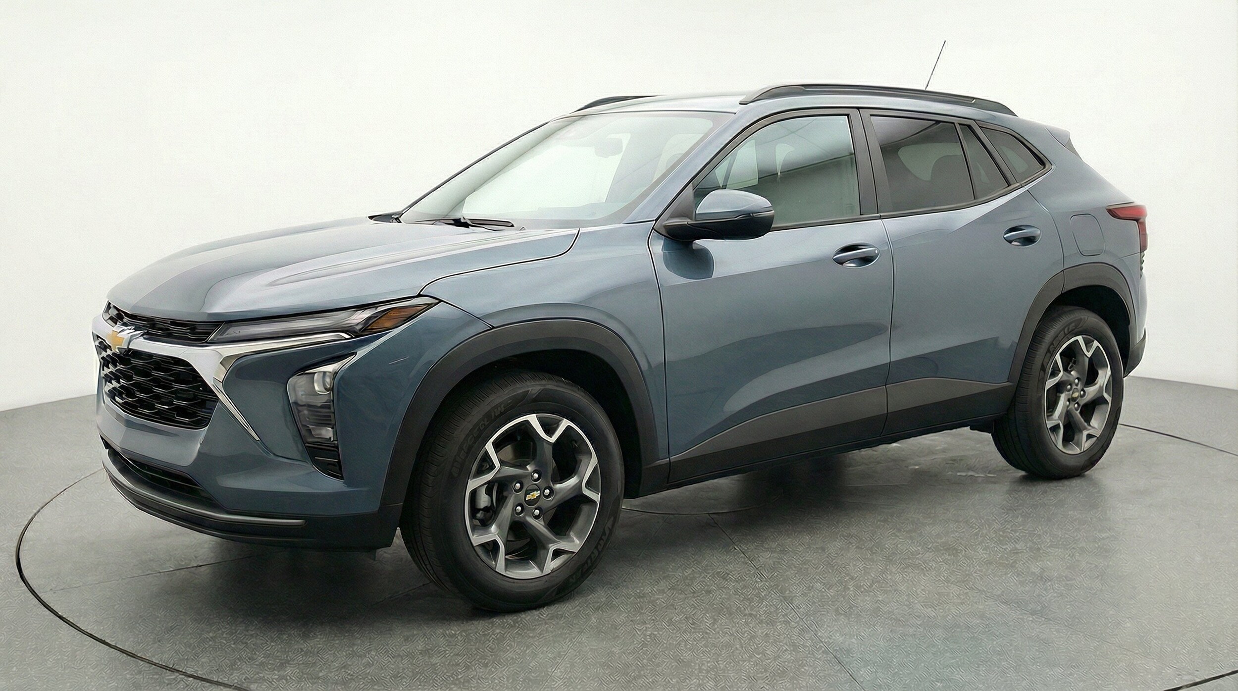 Thumbnail: 2025 Chevrolet Trax - 3