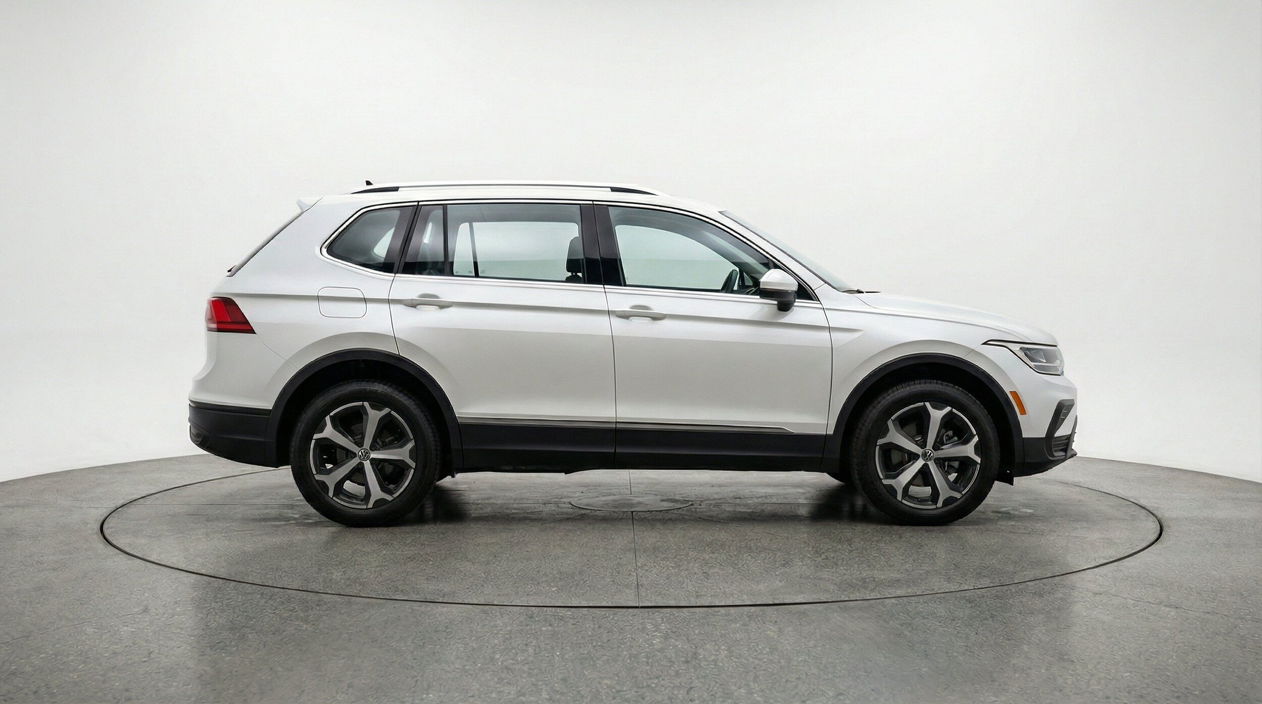 Thumbnail: 2026 Volkswagen Tiguan - 11