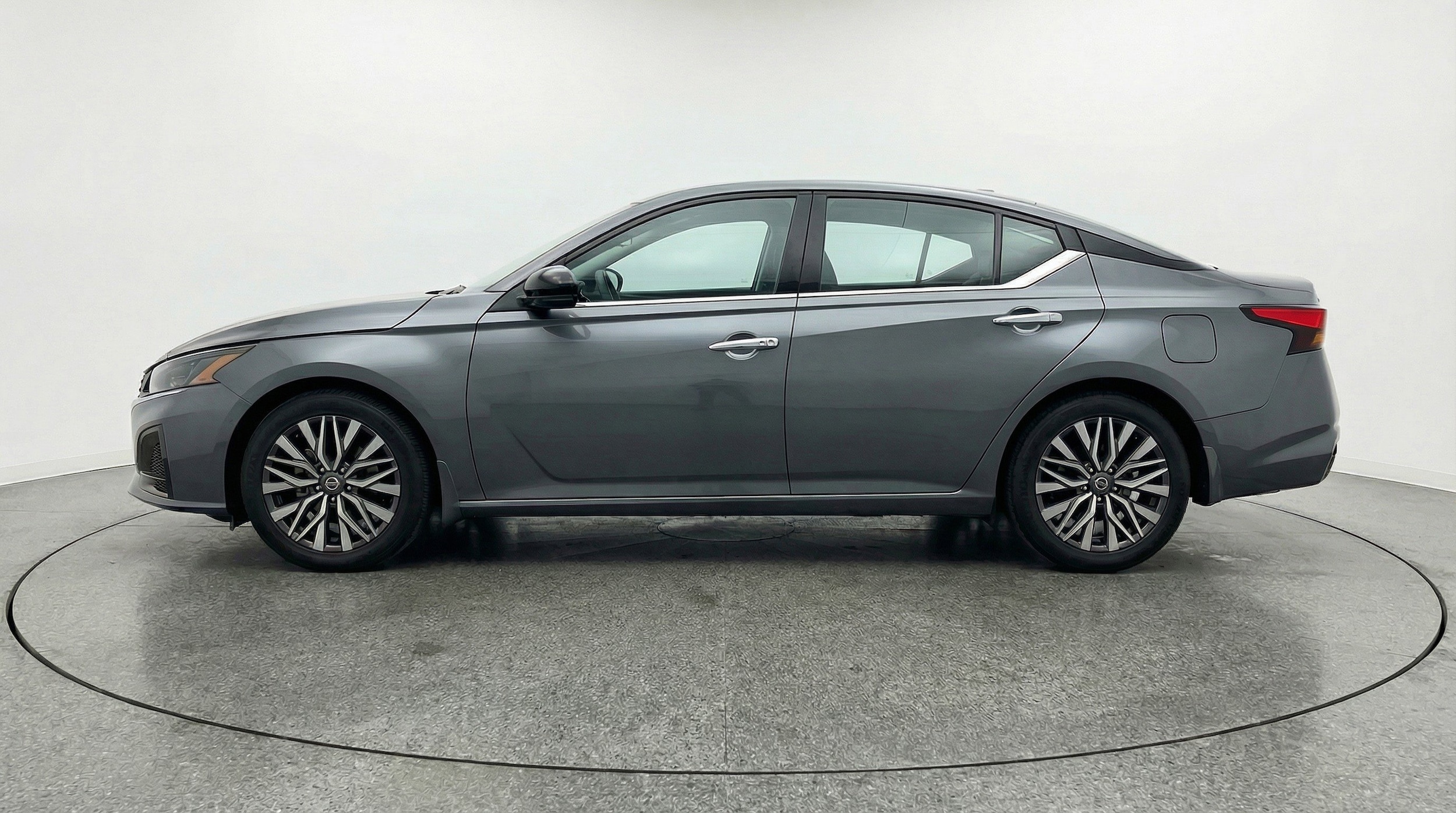 Thumbnail: 2025 Nissan Altima - 5