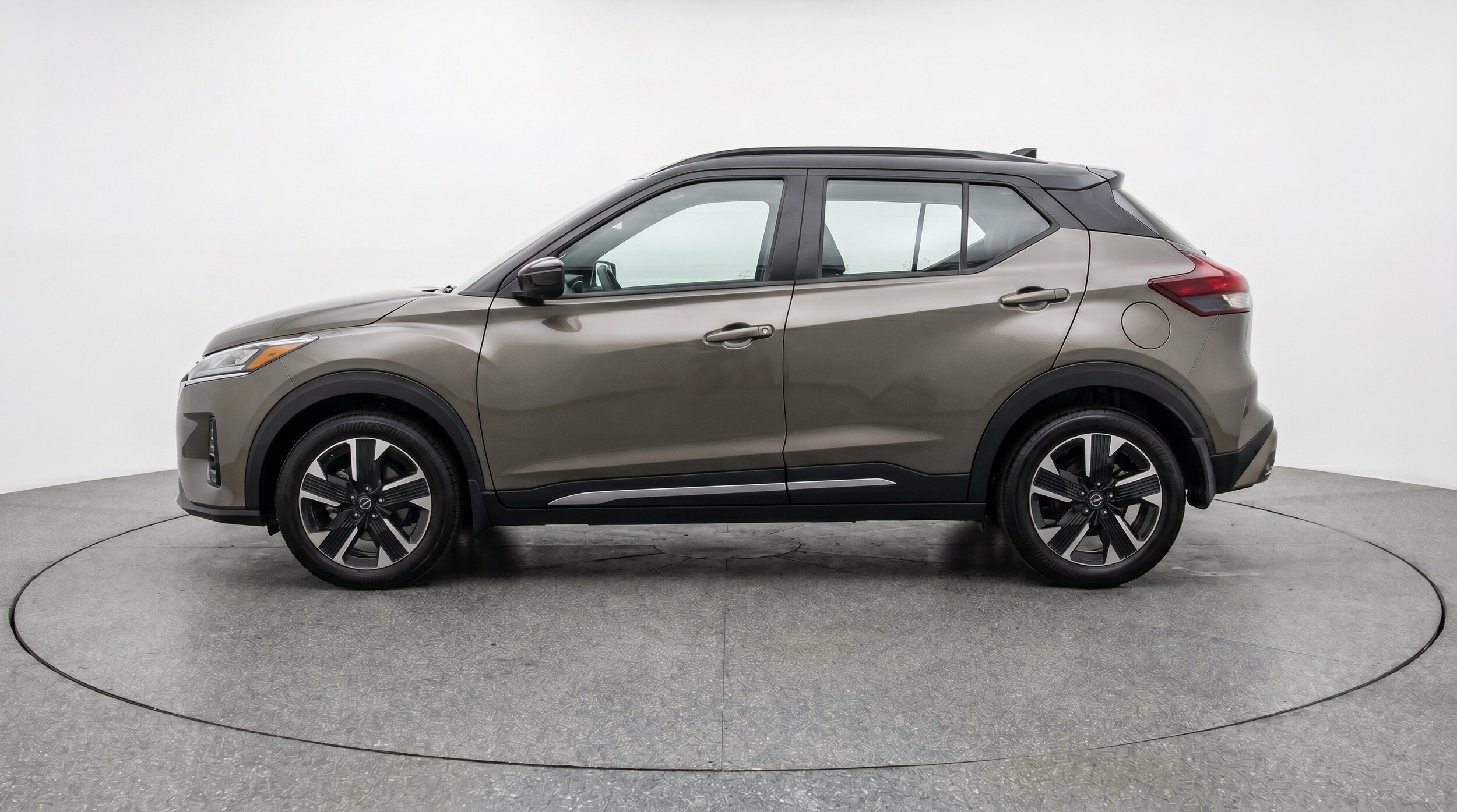 Thumbnail: 2026 Nissan Kicks - 5