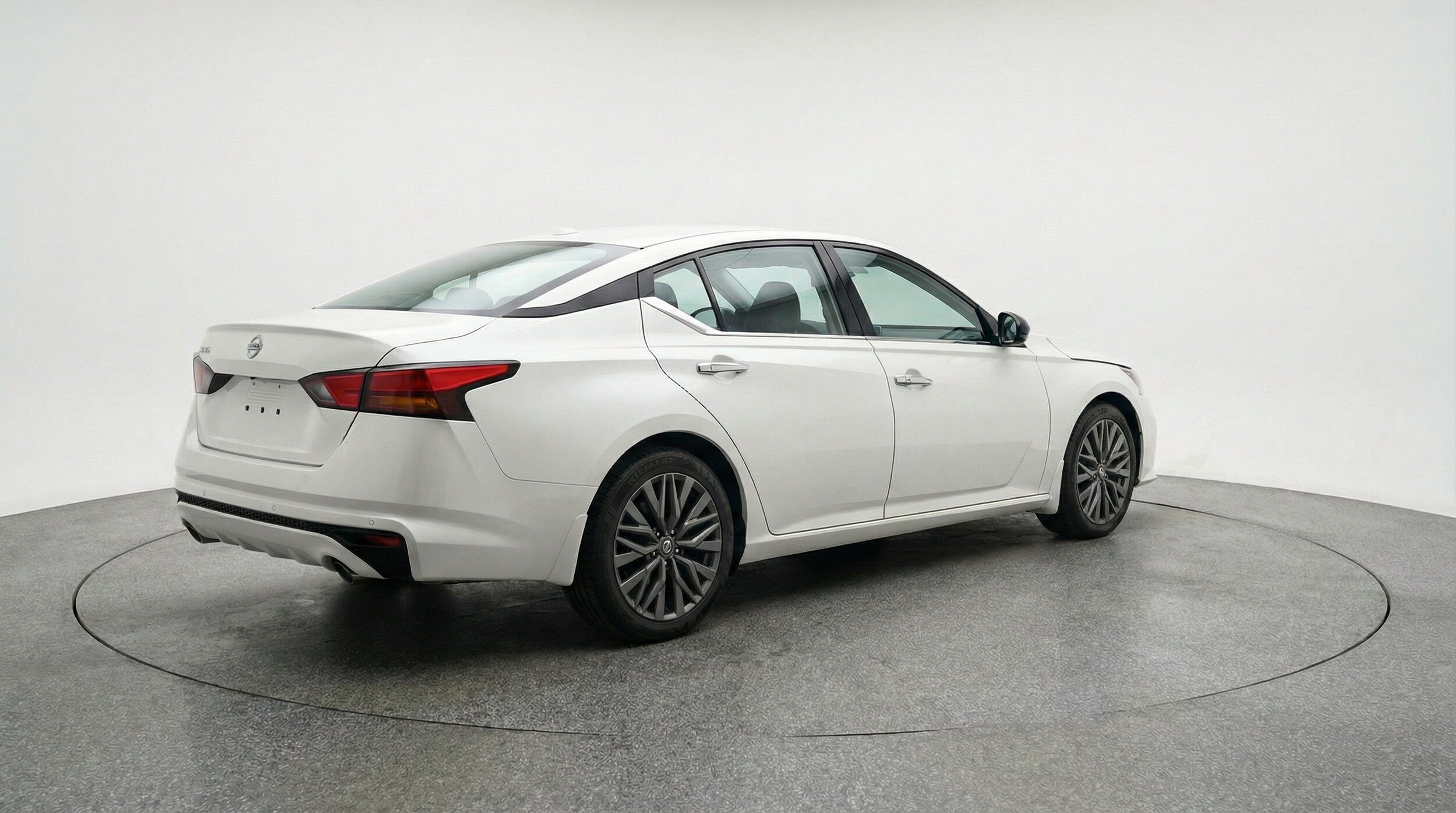 Thumbnail: 2025 Nissan Altima - 9