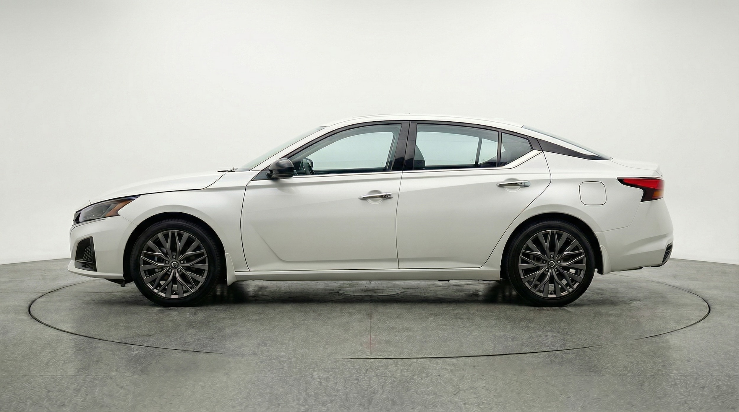 Thumbnail: 2025 Nissan Altima - 4