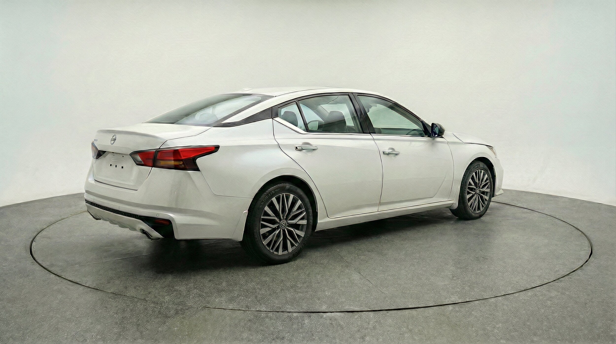Thumbnail: 2025 Nissan Altima - 9