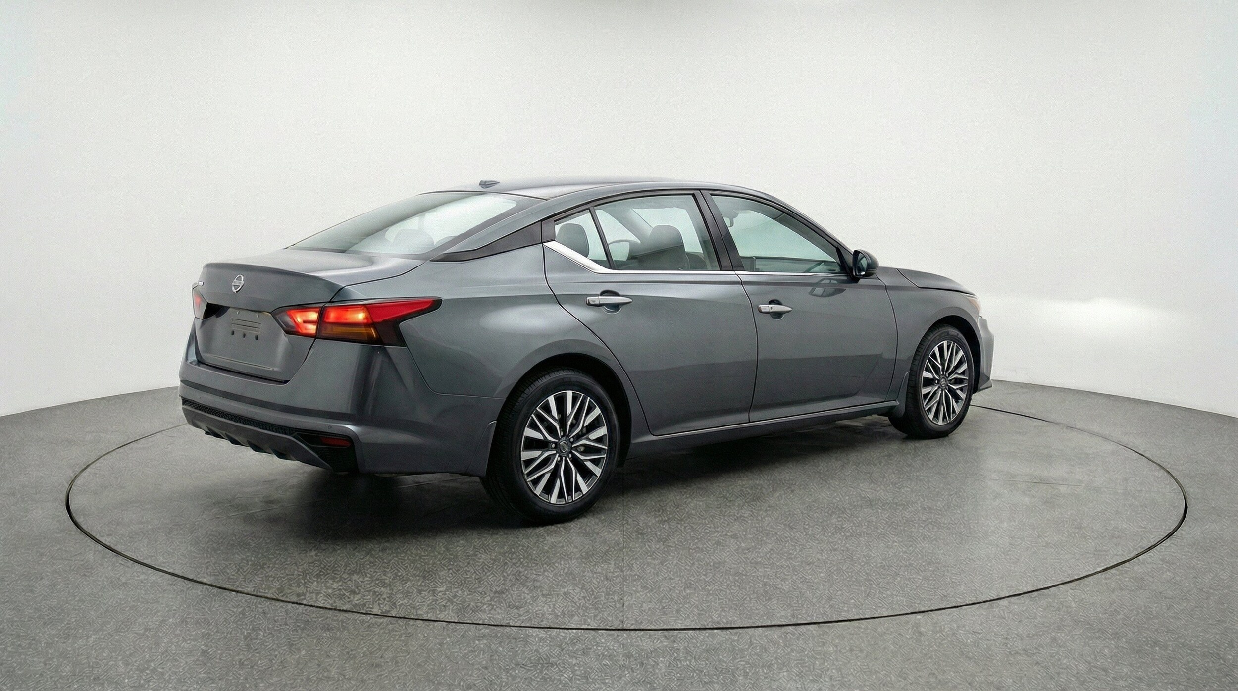 Thumbnail: 2025 Nissan Altima - 9
