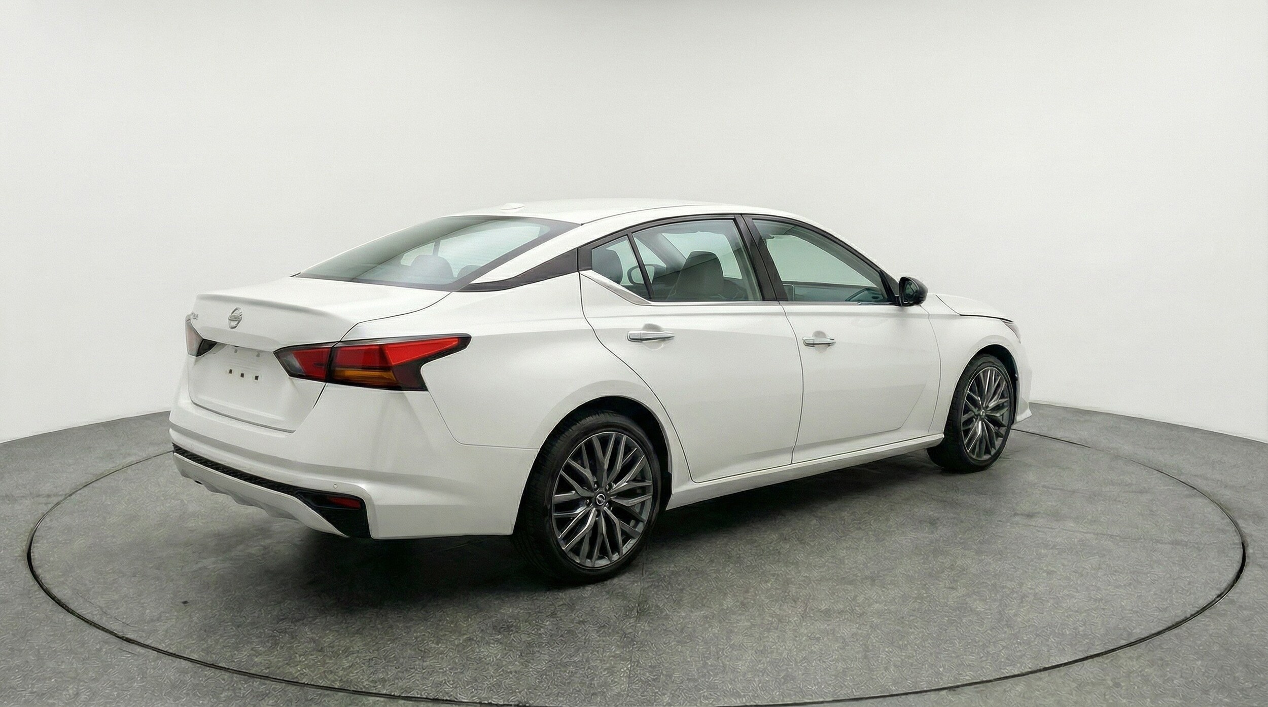 Thumbnail: 2025 Nissan Altima - 9