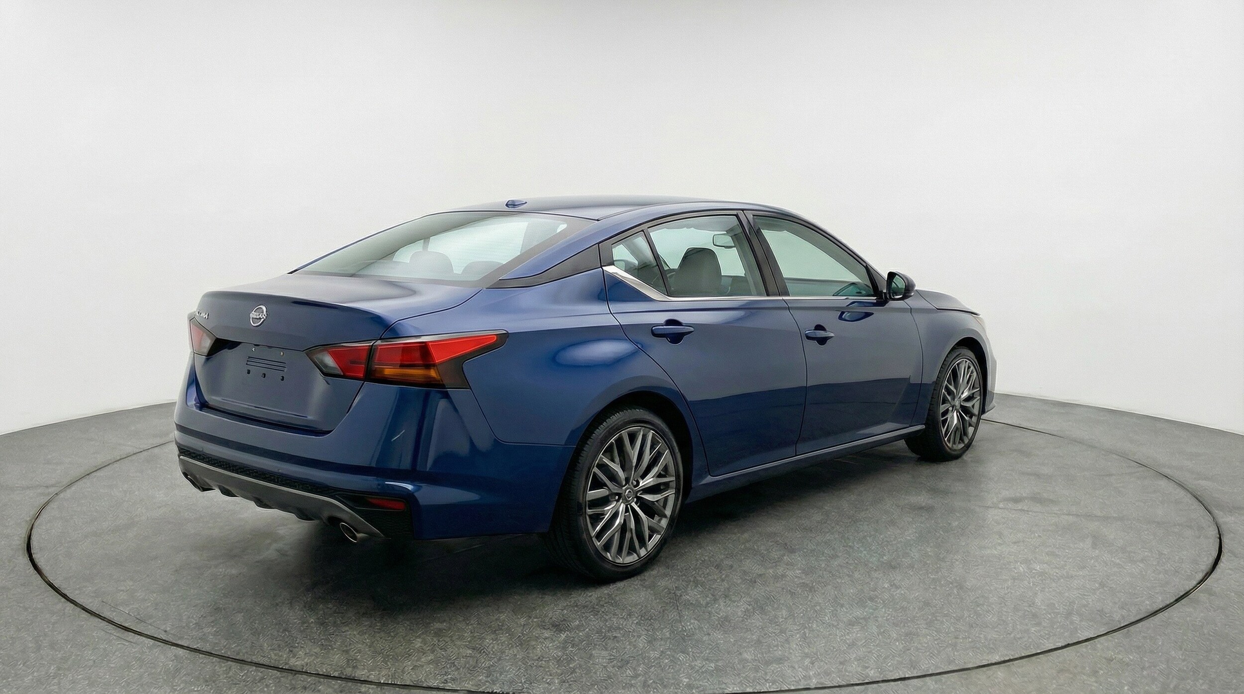 Thumbnail: 2025 Nissan Altima - 9