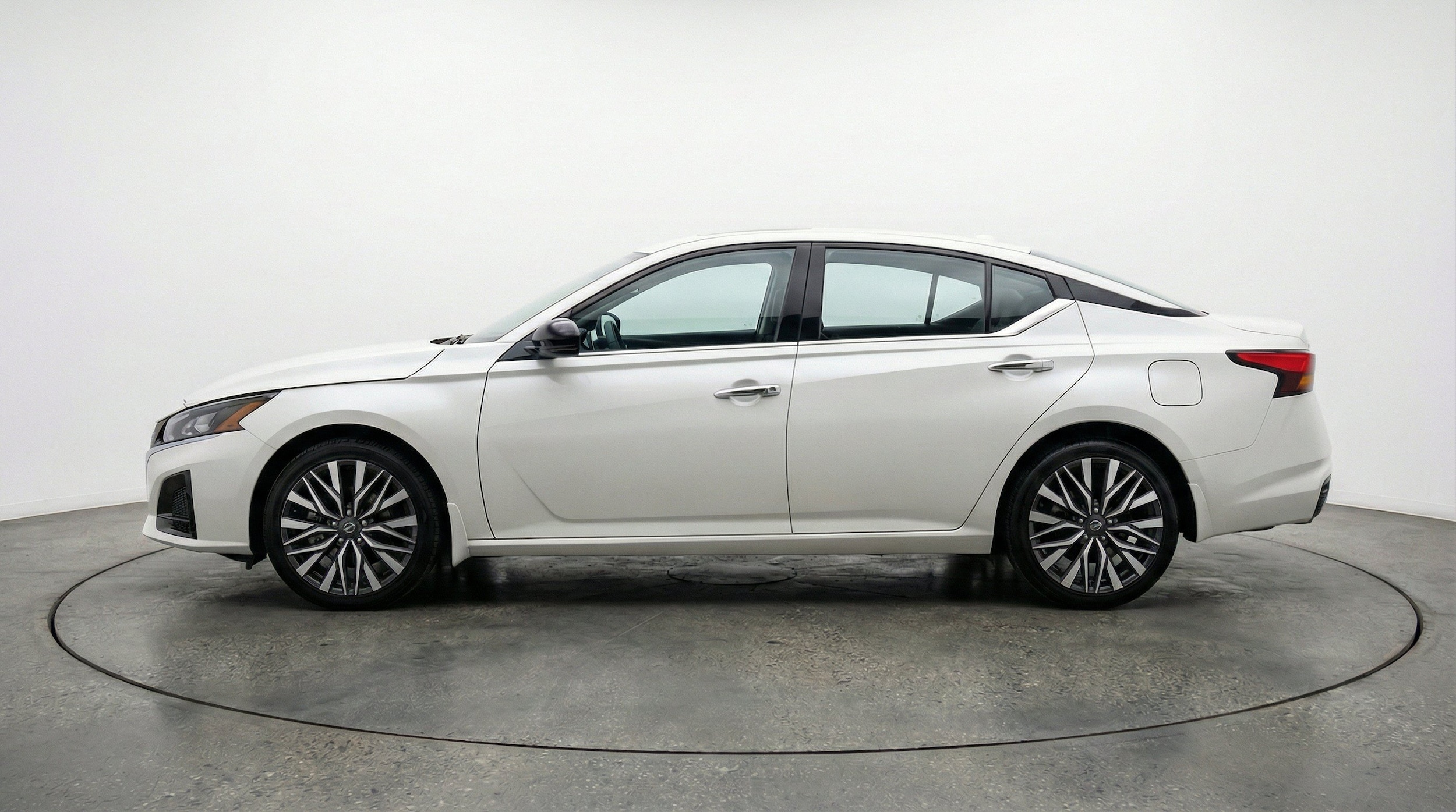 Thumbnail: 2025 Nissan Altima - 5