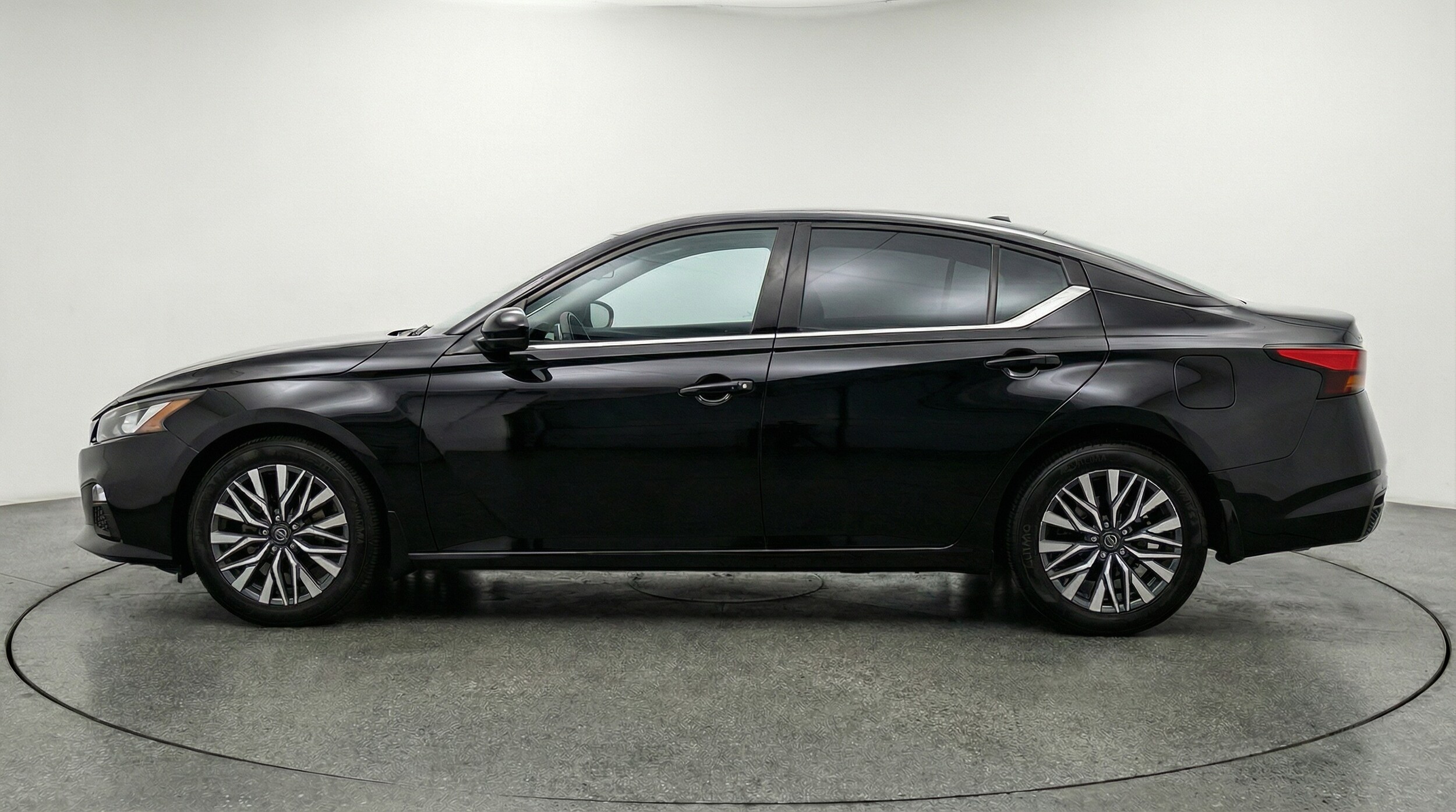 Thumbnail: 2025 Nissan Altima - 4