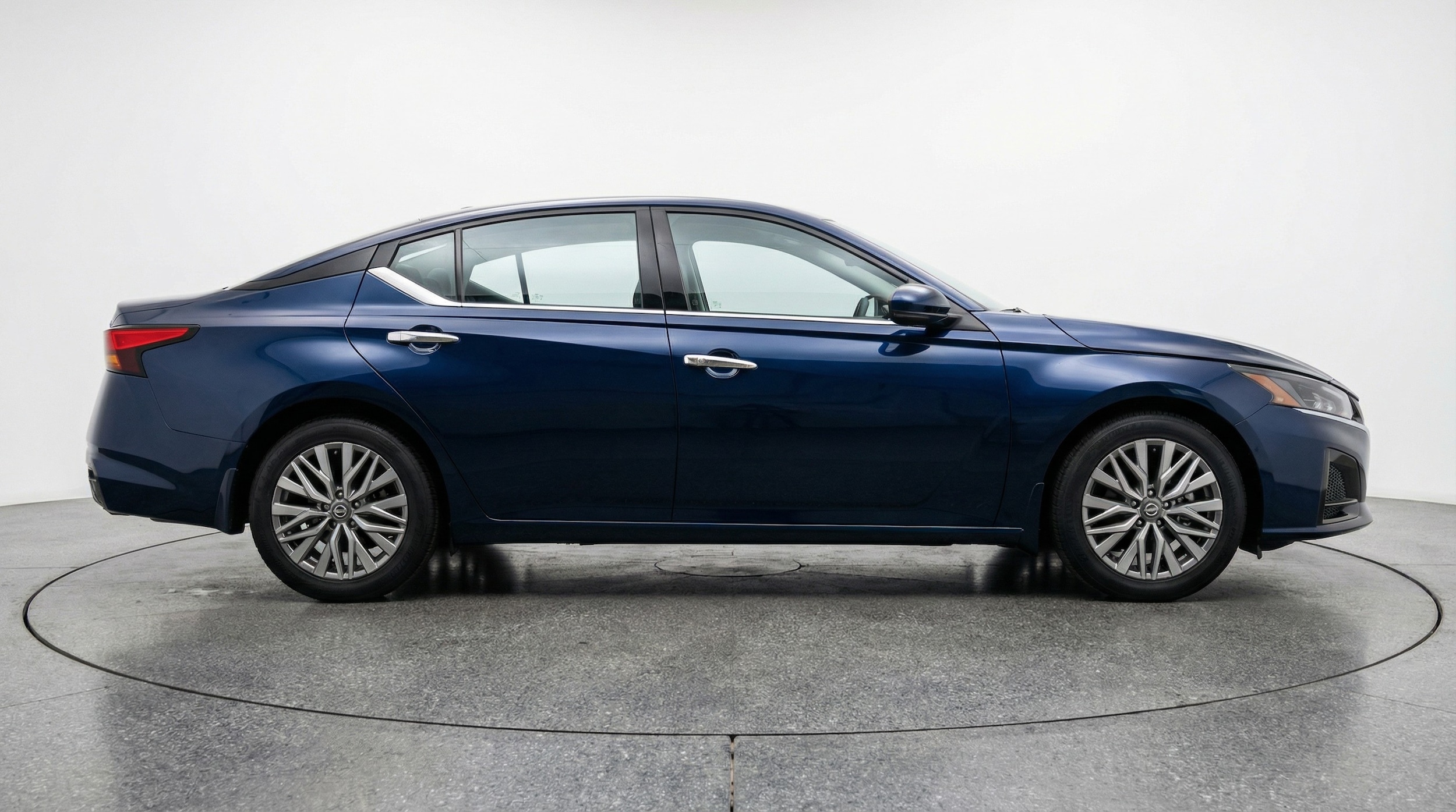 Thumbnail: 2025 Nissan Altima - 8