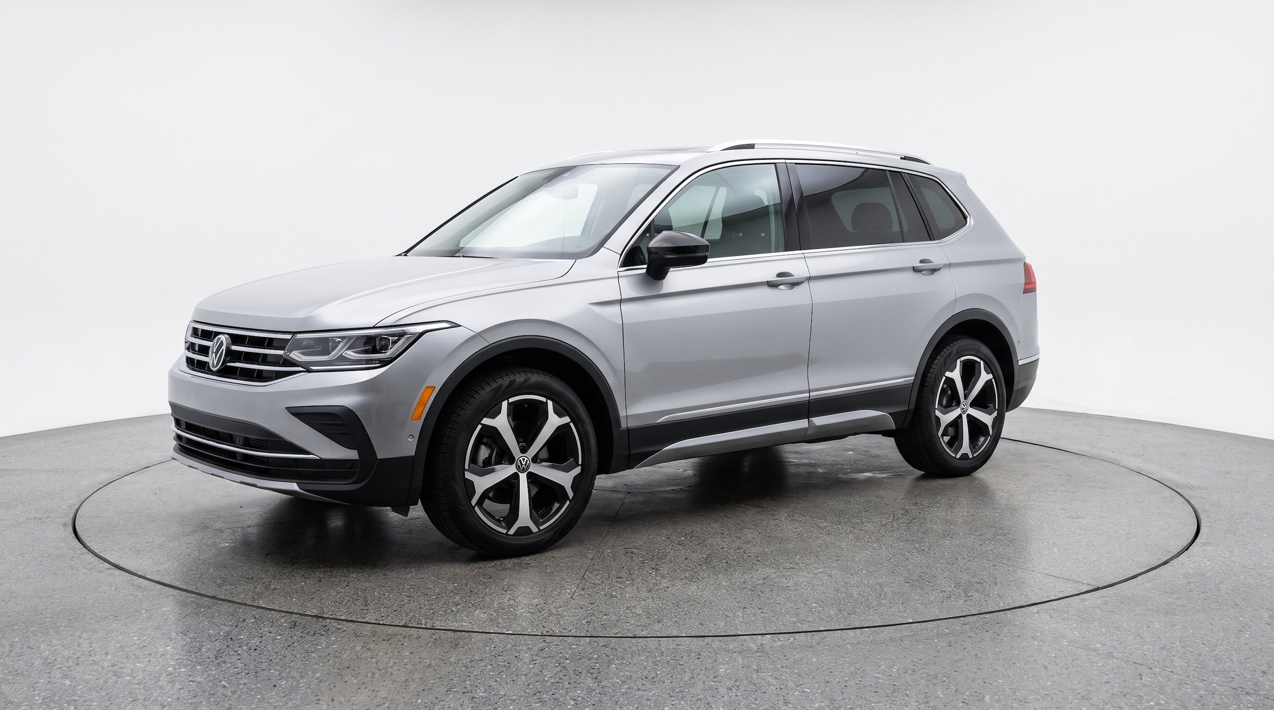 Thumbnail: 2026 Volkswagen Tiguan - 3