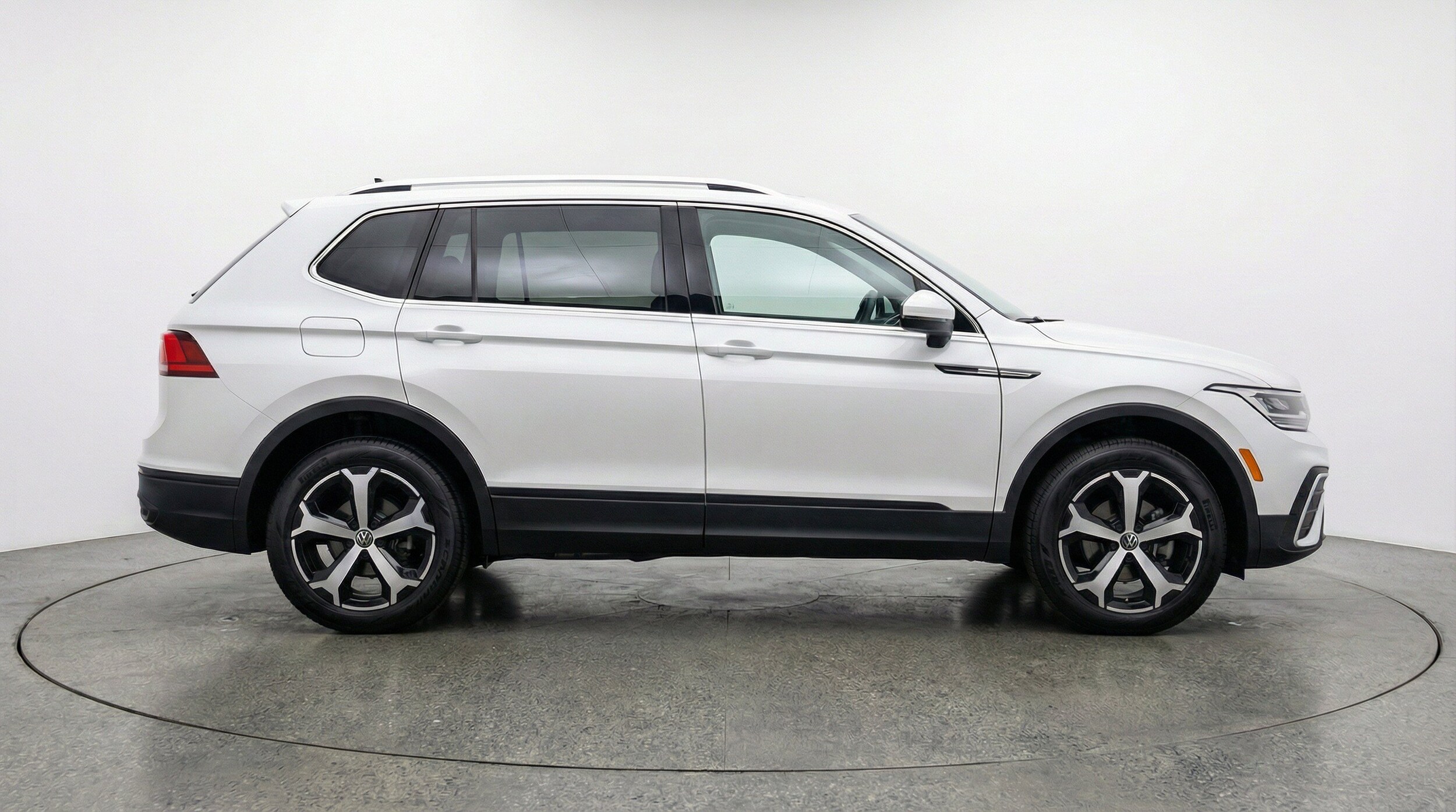 Thumbnail: 2026 Volkswagen Tiguan - 10