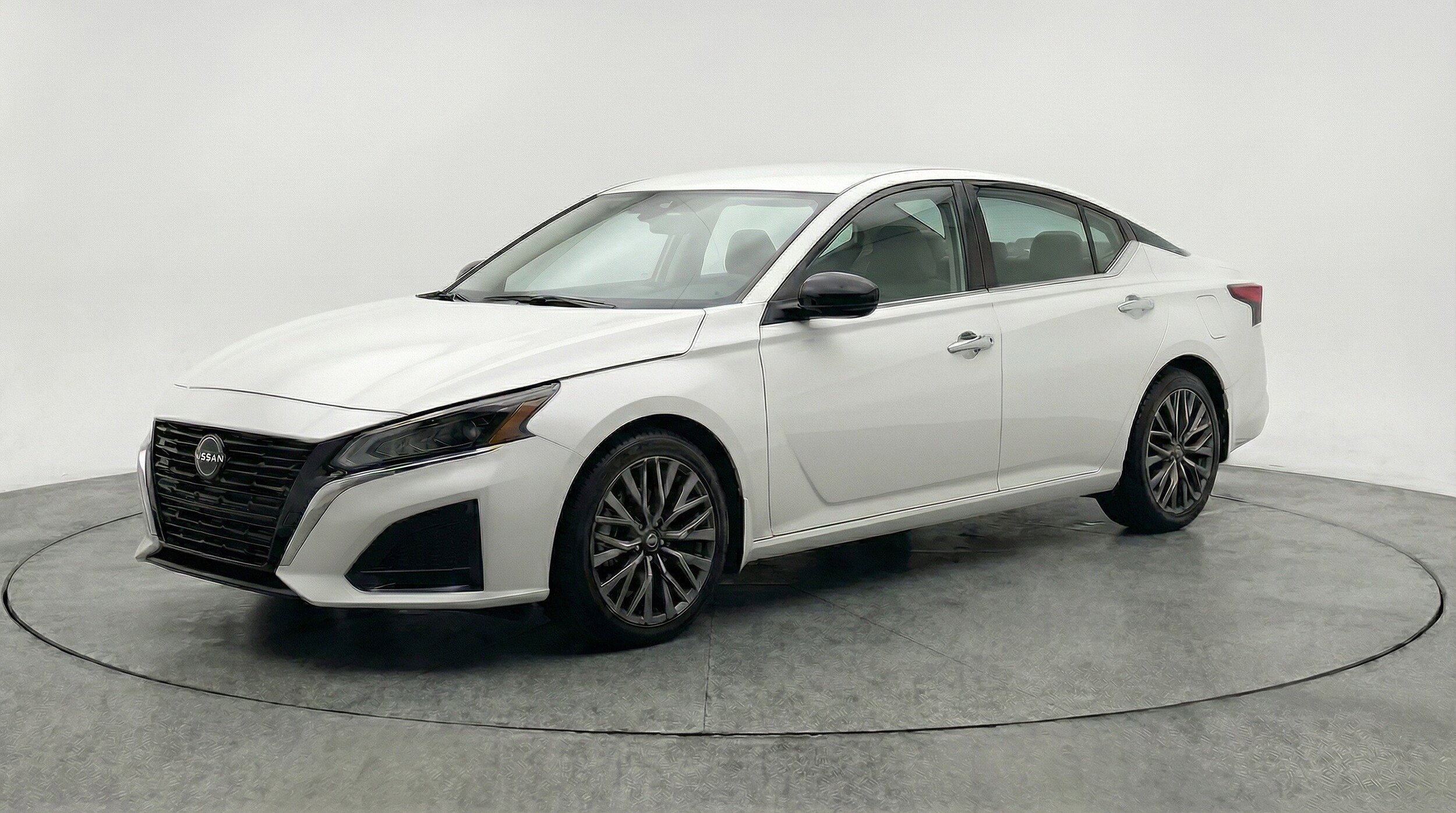 Thumbnail: 2025 Nissan Altima - 3