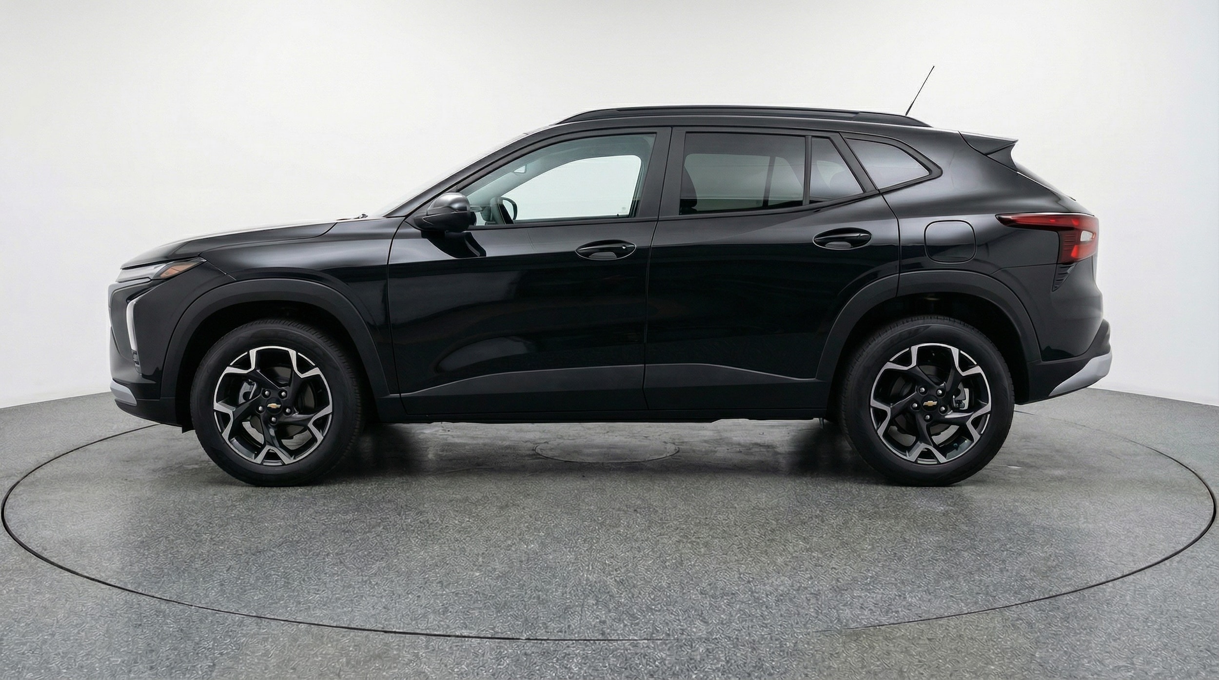 Thumbnail: 2025 Chevrolet Trax - 4