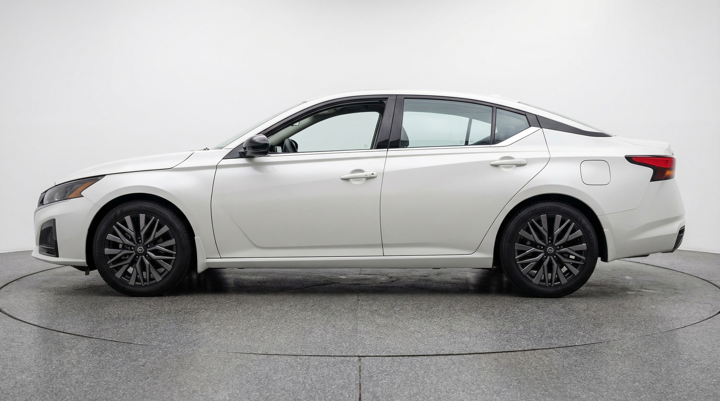 Thumbnail: 2025 Nissan Altima - 4