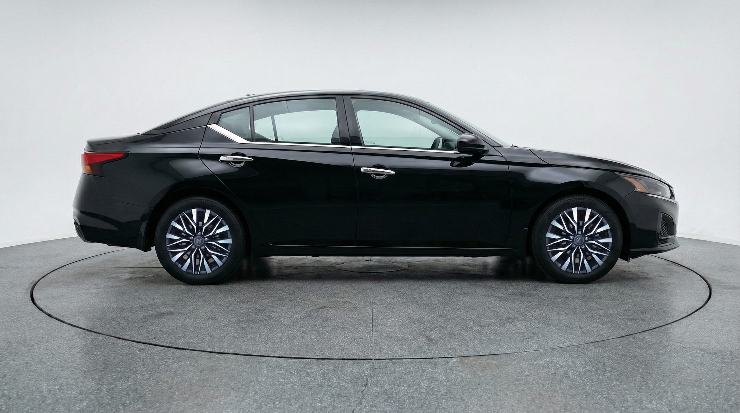 Thumbnail: 2025 Nissan Altima - 8