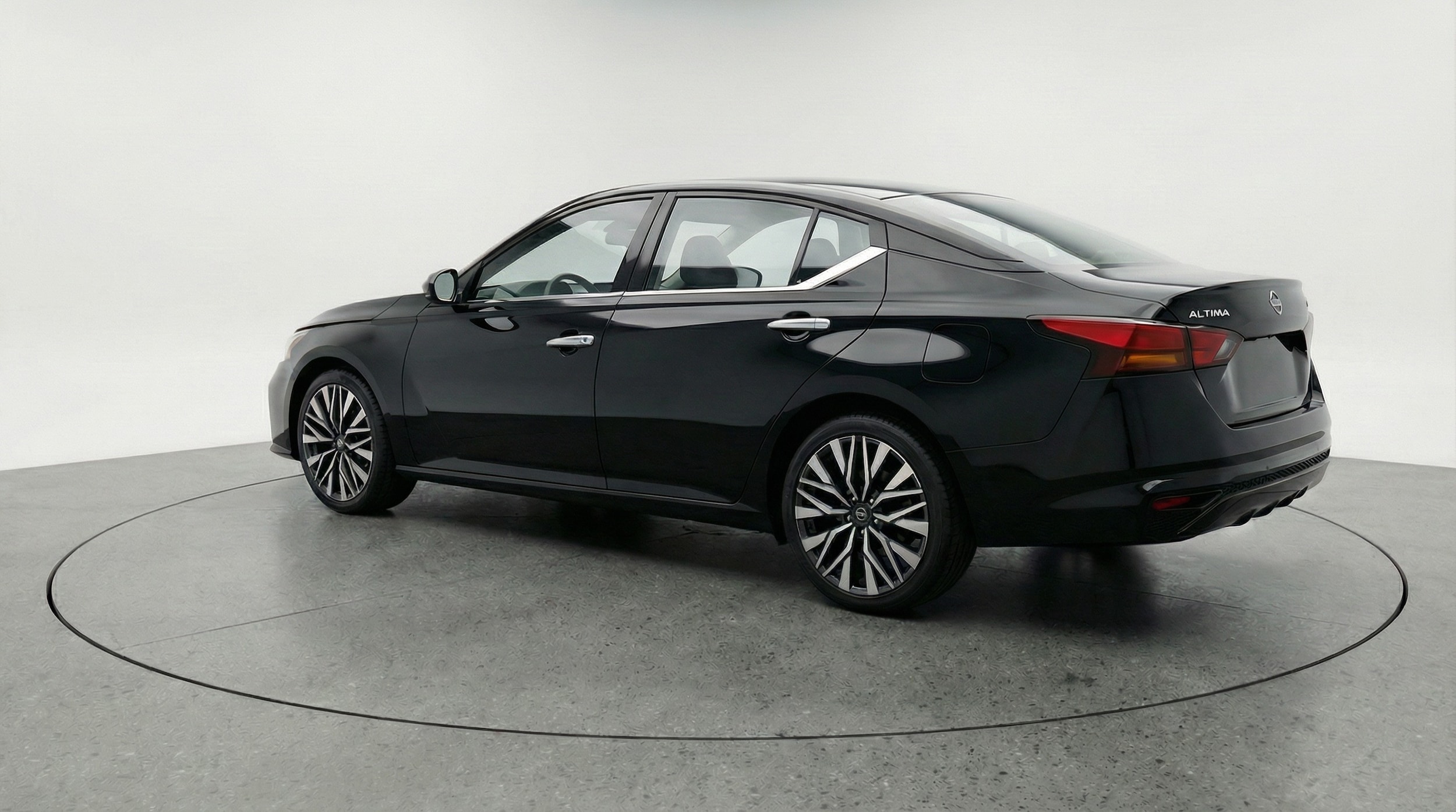 Thumbnail: 2025 Nissan Altima - 5