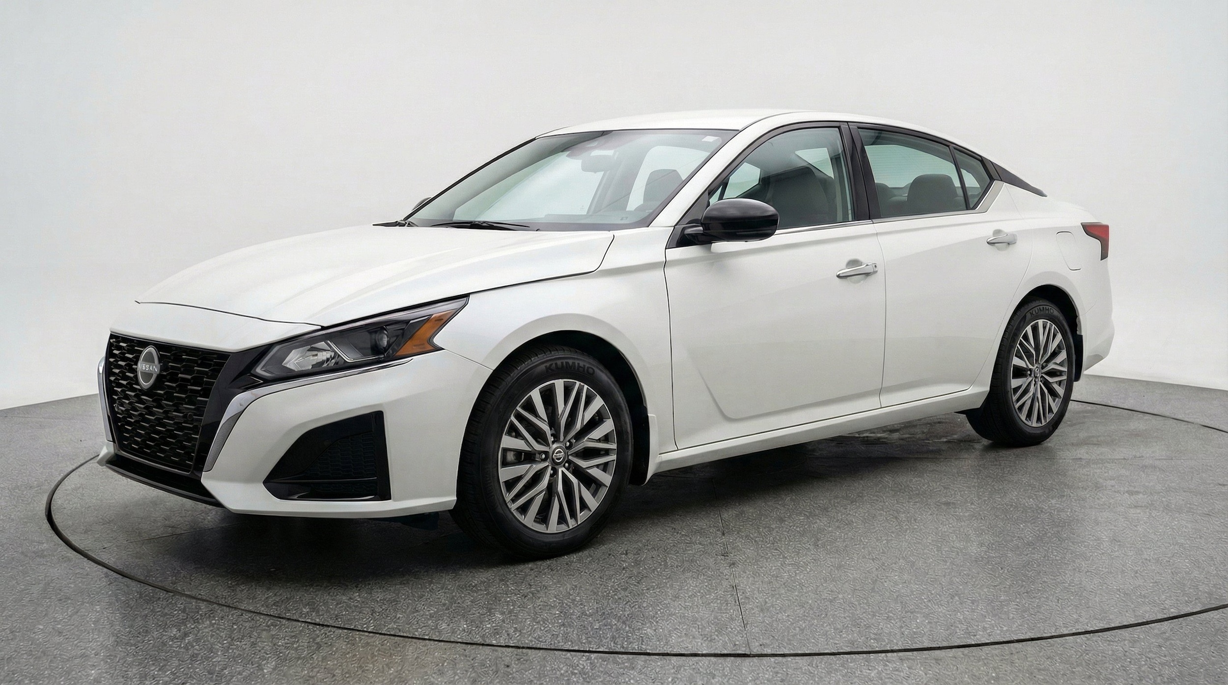 Thumbnail: 2025 Nissan Altima - 3