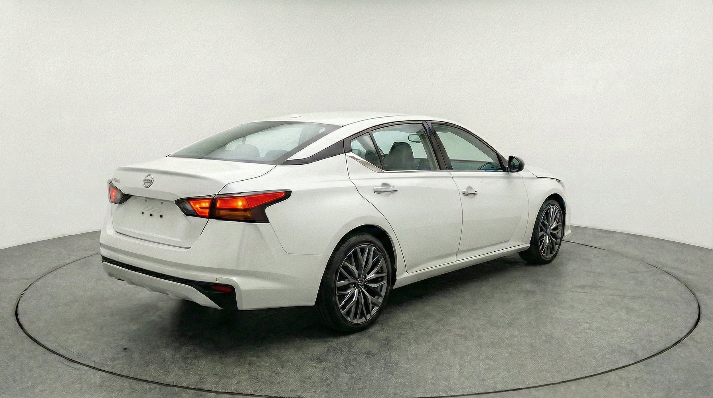 Thumbnail: 2025 Nissan Altima - 9