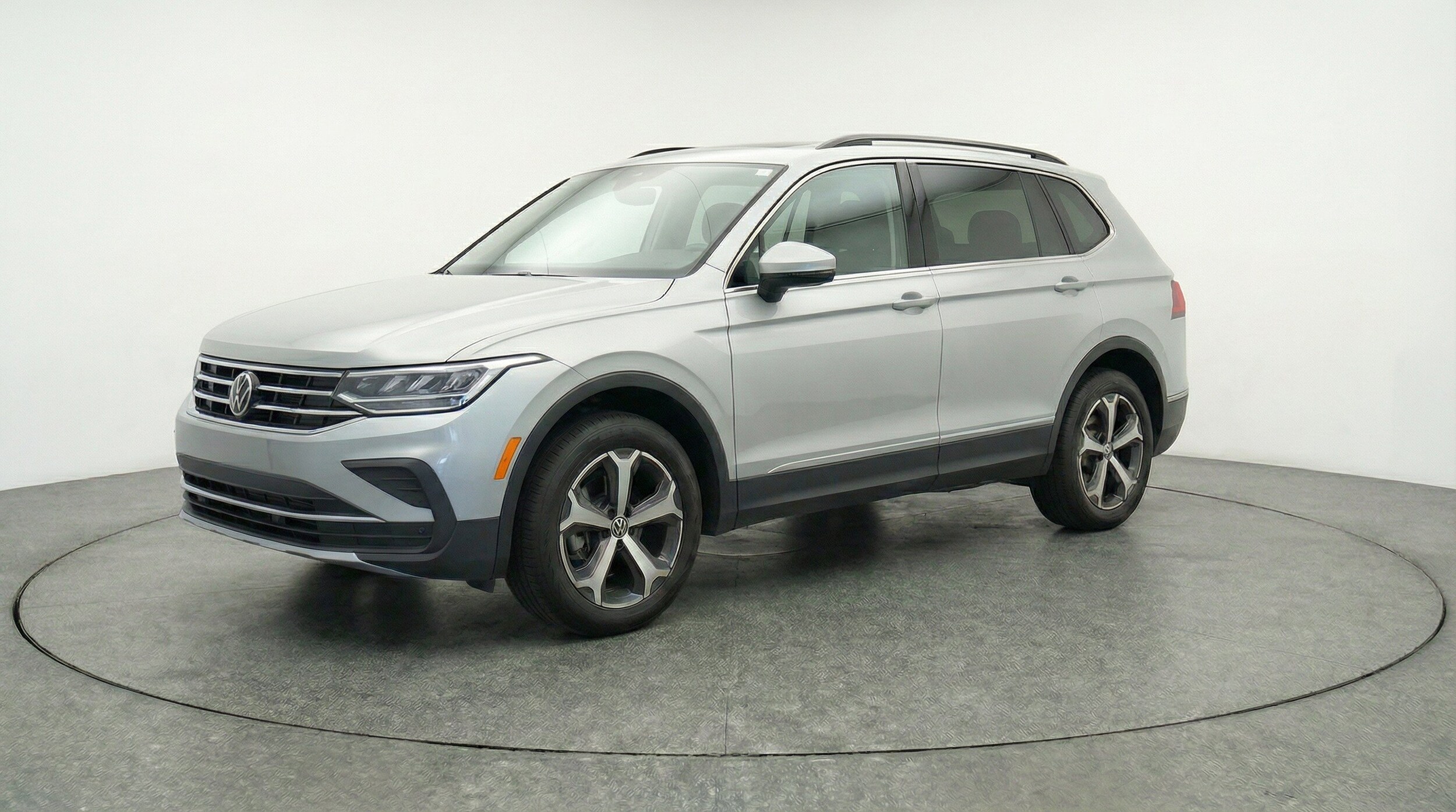 Thumbnail: 2026 Volkswagen Tiguan - 3