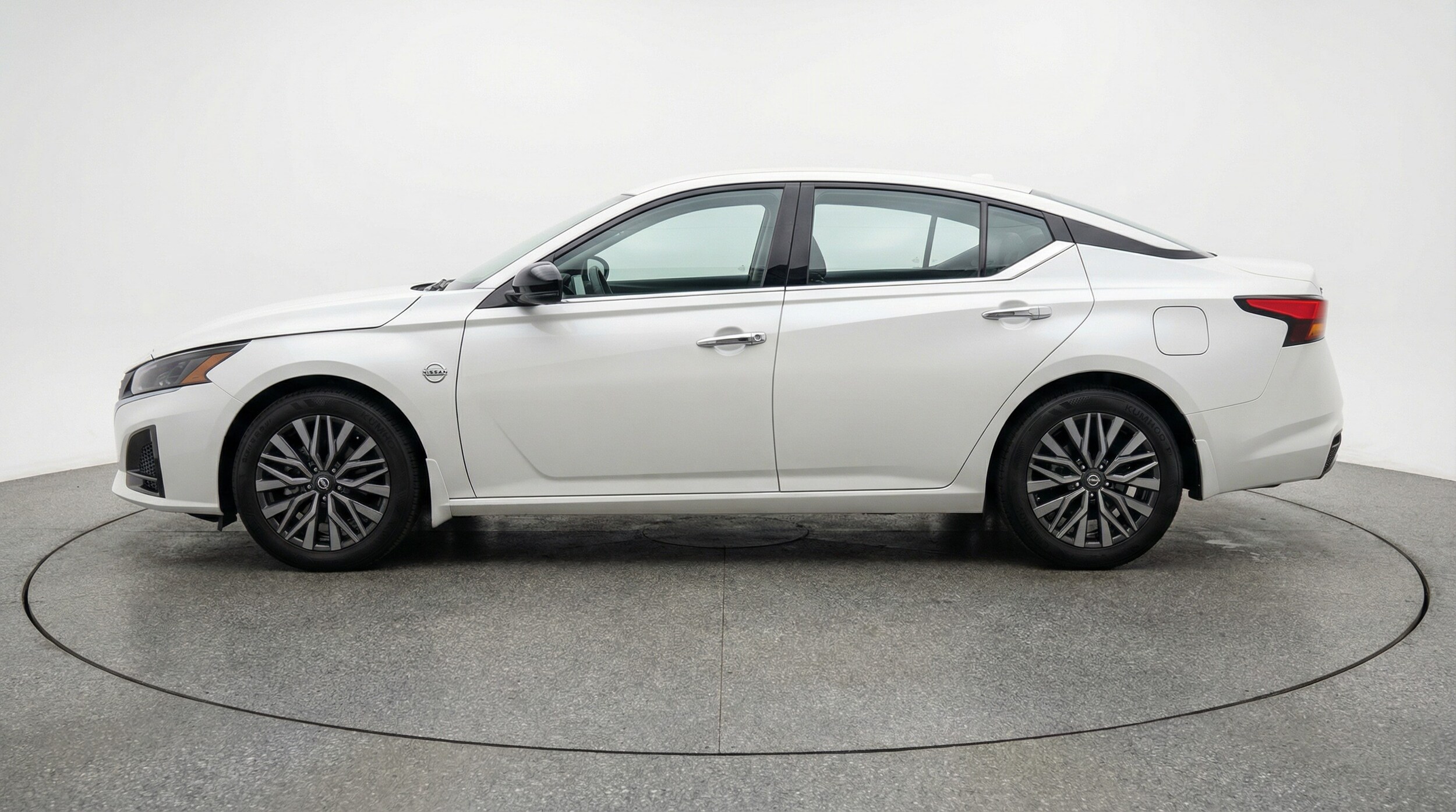 Thumbnail: 2025 Nissan Altima - 4