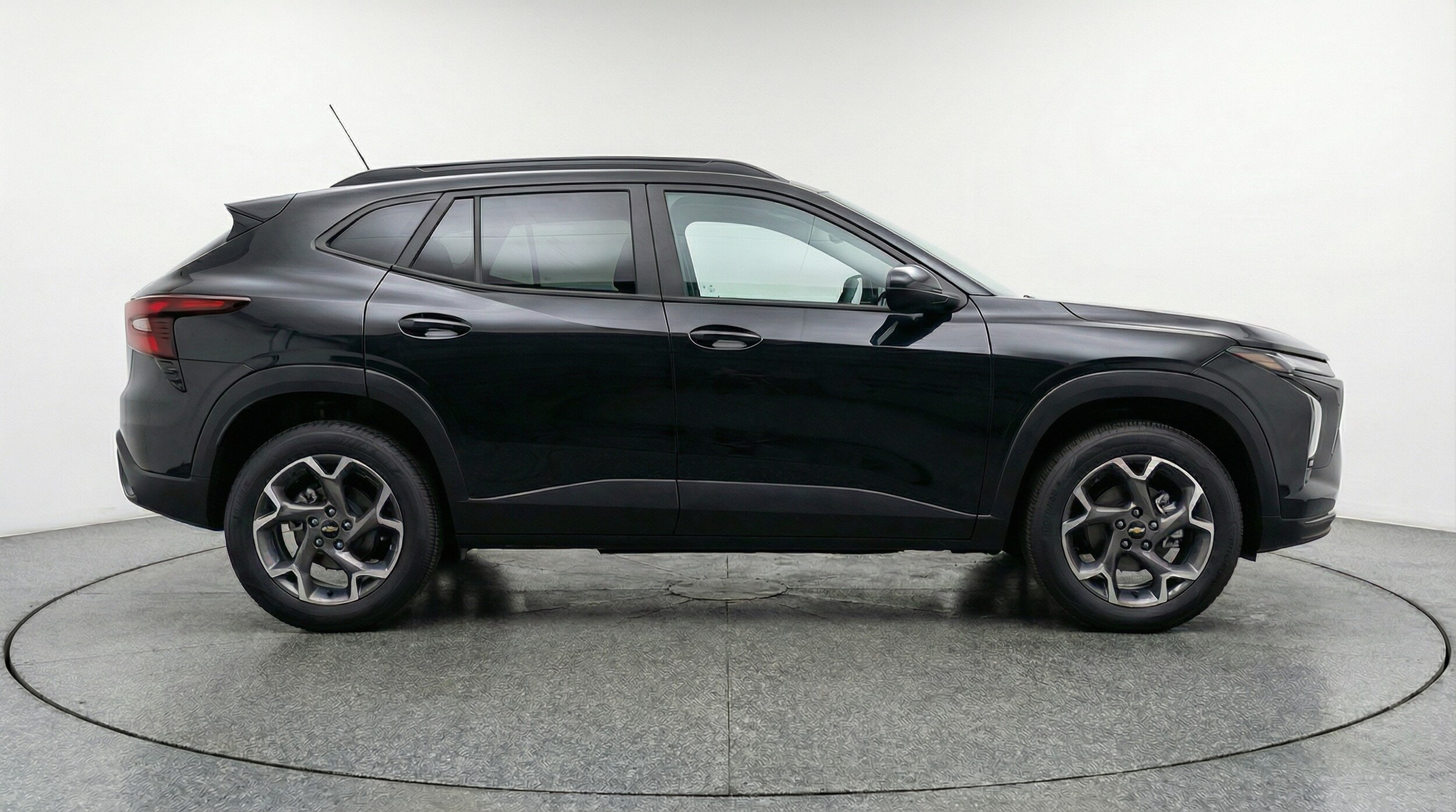 Thumbnail: 2025 Chevrolet Trax - 8